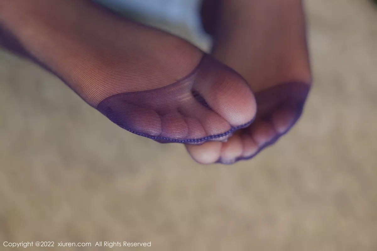 秀人集.com_[XiuRen秀人网]No.5384_模特佘贝拉bella三亚旅拍紫色收身衣配长裤秀完美身材诱惑写真84P