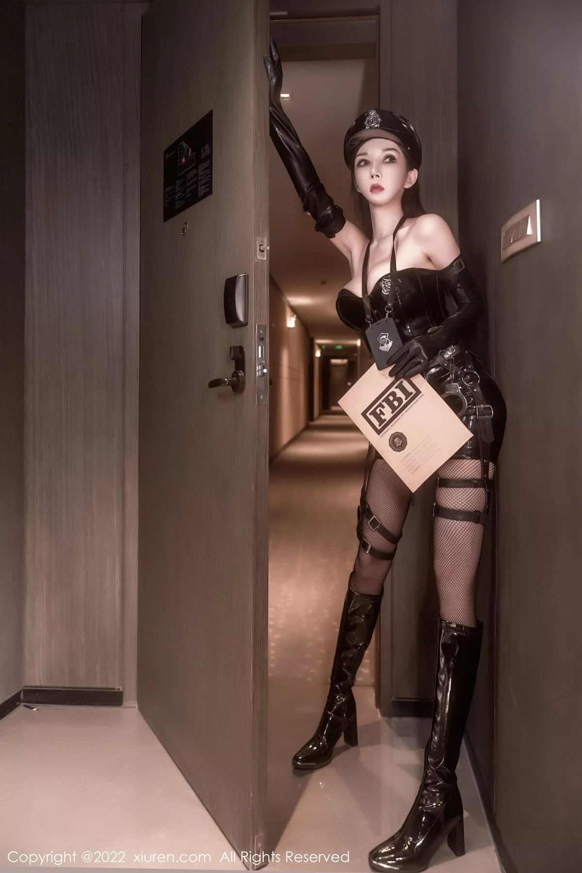 秀人集.com_[XiuRen秀人网]No.5405_模特陈怡曼美女搜查官脱性感黑色皮质服饰露豪乳撩人诱惑写真64P