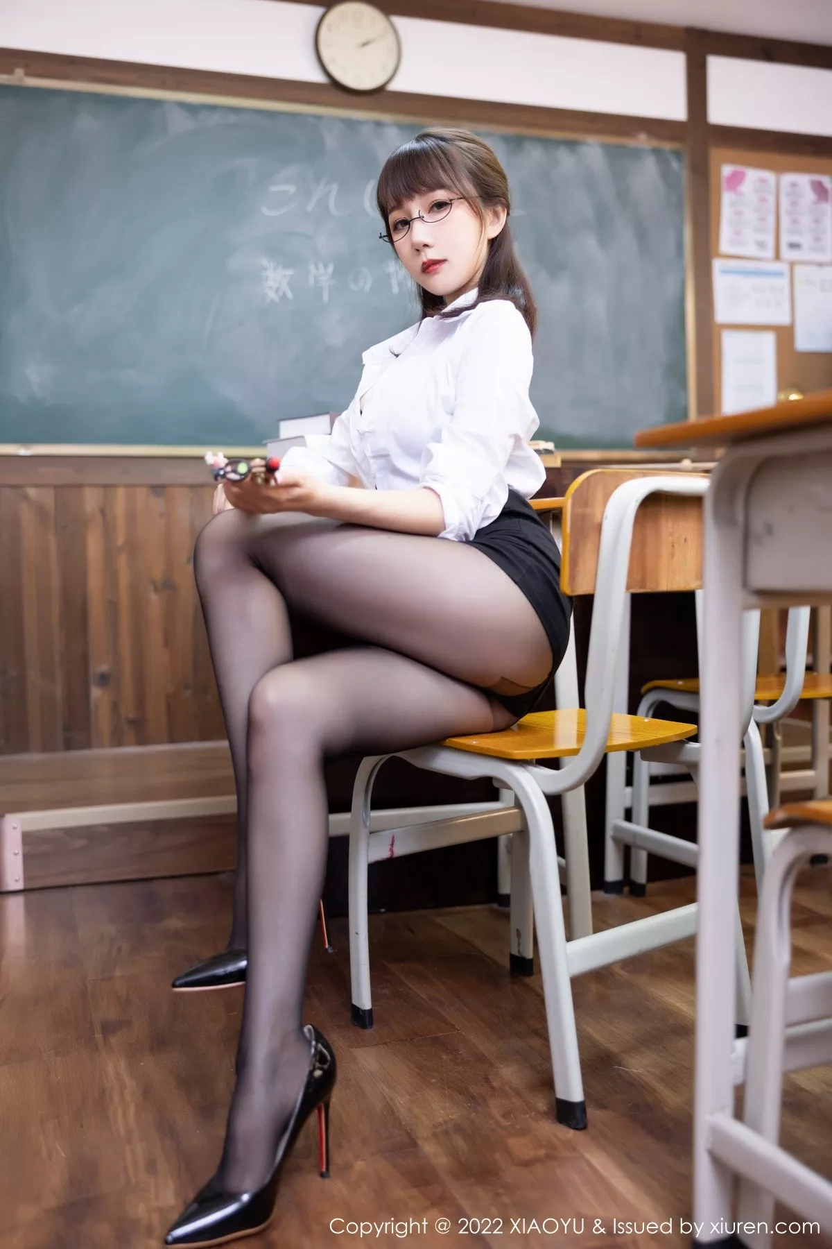 秀人集.com_[XiaoYu画语界]Vol.839_新人模特波巧酱教师角色扮演脱制服露性感黑色蕾丝内衣诱惑写真74P