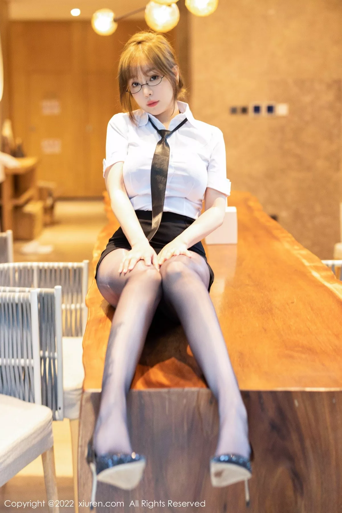 秀人集.com_[XiuRen秀人网]No.5417_女神王雨纯海南旅拍性感白T配黑短裙露黑色情趣内衣诱惑写真73P