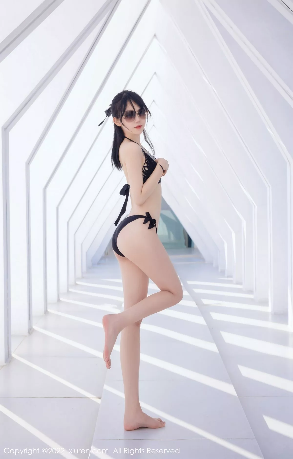 秀人集.com_[XiuRen秀人网]No.5422_模特奶瓶大理旅拍泳池性感黑色比基尼秀曼妙身姿迷人诱惑写真75P