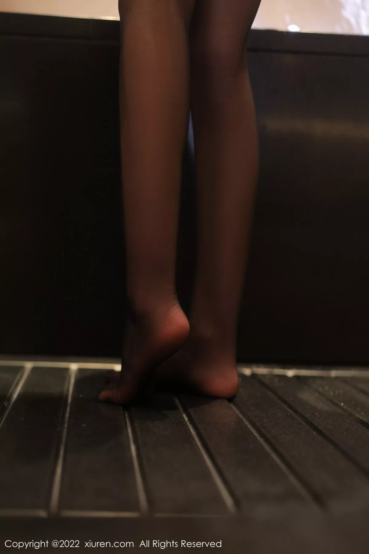 秀人集.com_[XiuRen秀人网]No.5426_模特美七Mia西双版纳旅拍脱淡红色连衣裙秀丰满身材诱惑写真114P