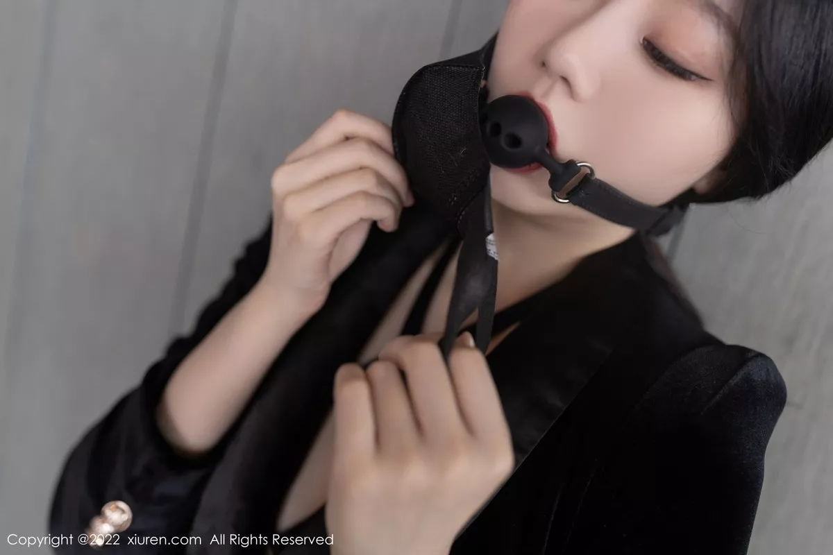 秀人集.com_[XiuRen秀人网]No.5442_模特安然anran广州-云南旅拍黑色情趣内衣配超薄黑丝诱惑写真83P