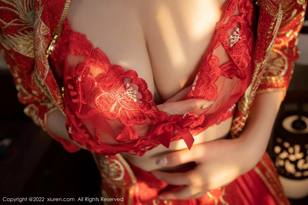 秀人集.com_[XiuRen秀人网]No.5319_模特就是阿朱啊云南旅拍性感红色喜服露轻透情趣内衣诱惑写真70P