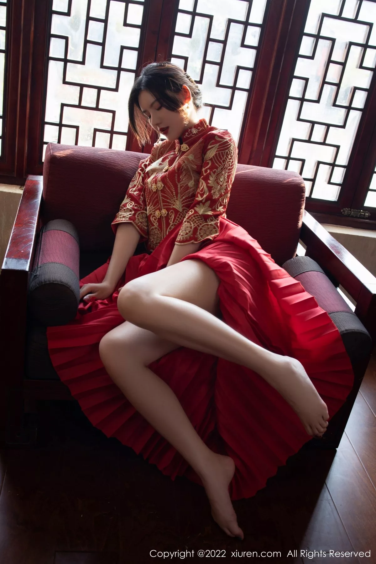 秀人集.com_[XiuRen秀人网]No.5319_模特就是阿朱啊云南旅拍性感红色喜服露轻透情趣内衣诱惑写真70P