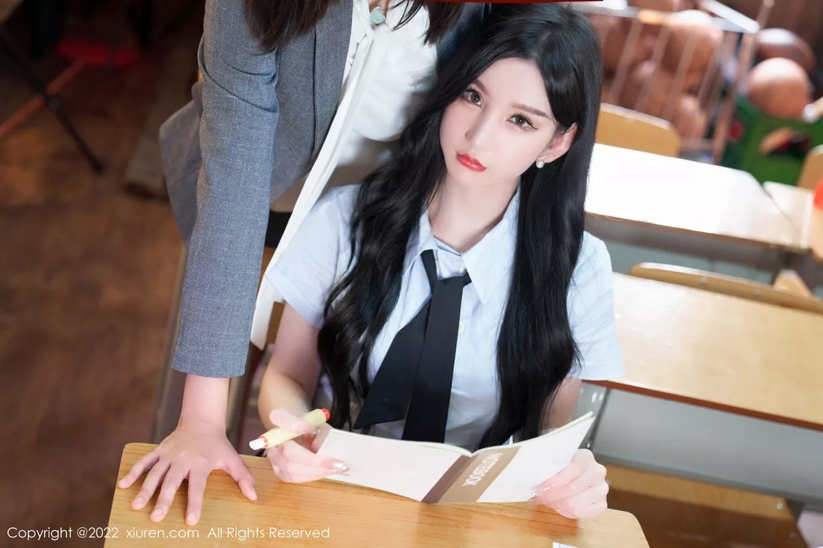 秀人集.com_[XiuRen秀人网]No.5452_女神周于希Sally学妹装扮半脱露黑色蕾丝边内衣撩人诱惑写真76P