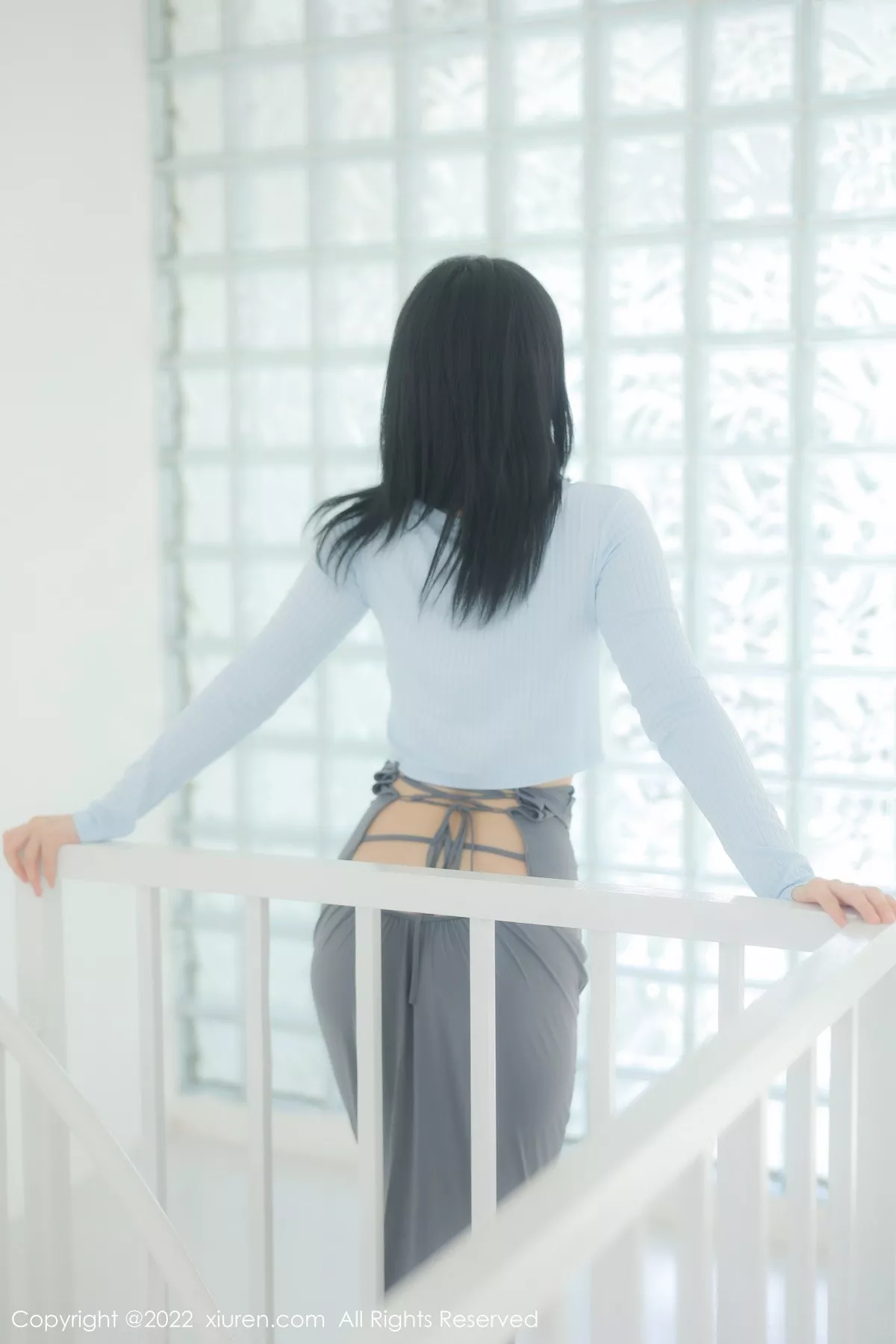 秀人集.com_[XiuRen秀人网]No.5453_模特小麦是只喵大理旅拍私房性感灰色短裙露浑圆翘臀诱惑写真96P