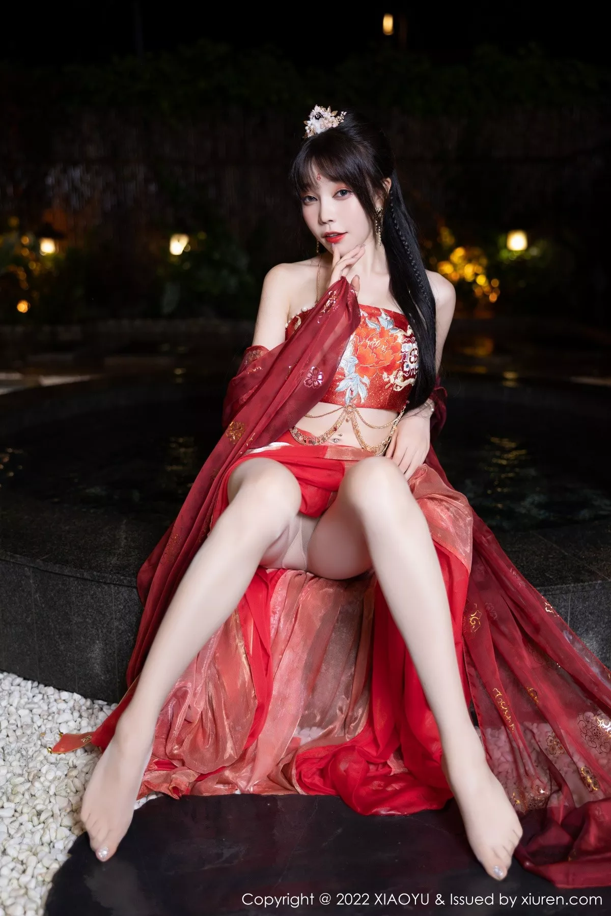 秀人集.com_[XiaoYu画语界]Vol.827_女神徐莉芝Booty泳池性感红色轻透古装服饰秀完美身材诱惑写真70P