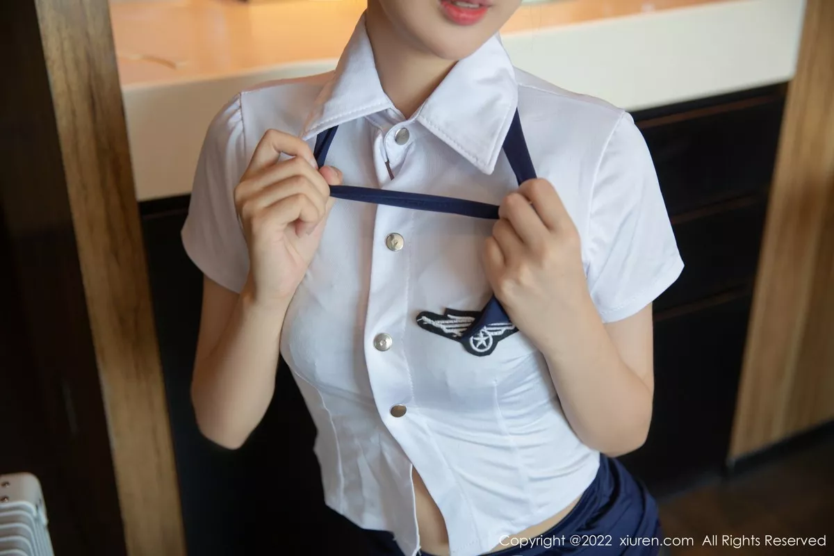 秀人集.com_[XiuRen秀人网]No.5343_模特江真真半脱空姐制服露黑色蕾丝内衣开档黑丝迷人诱惑写真80P