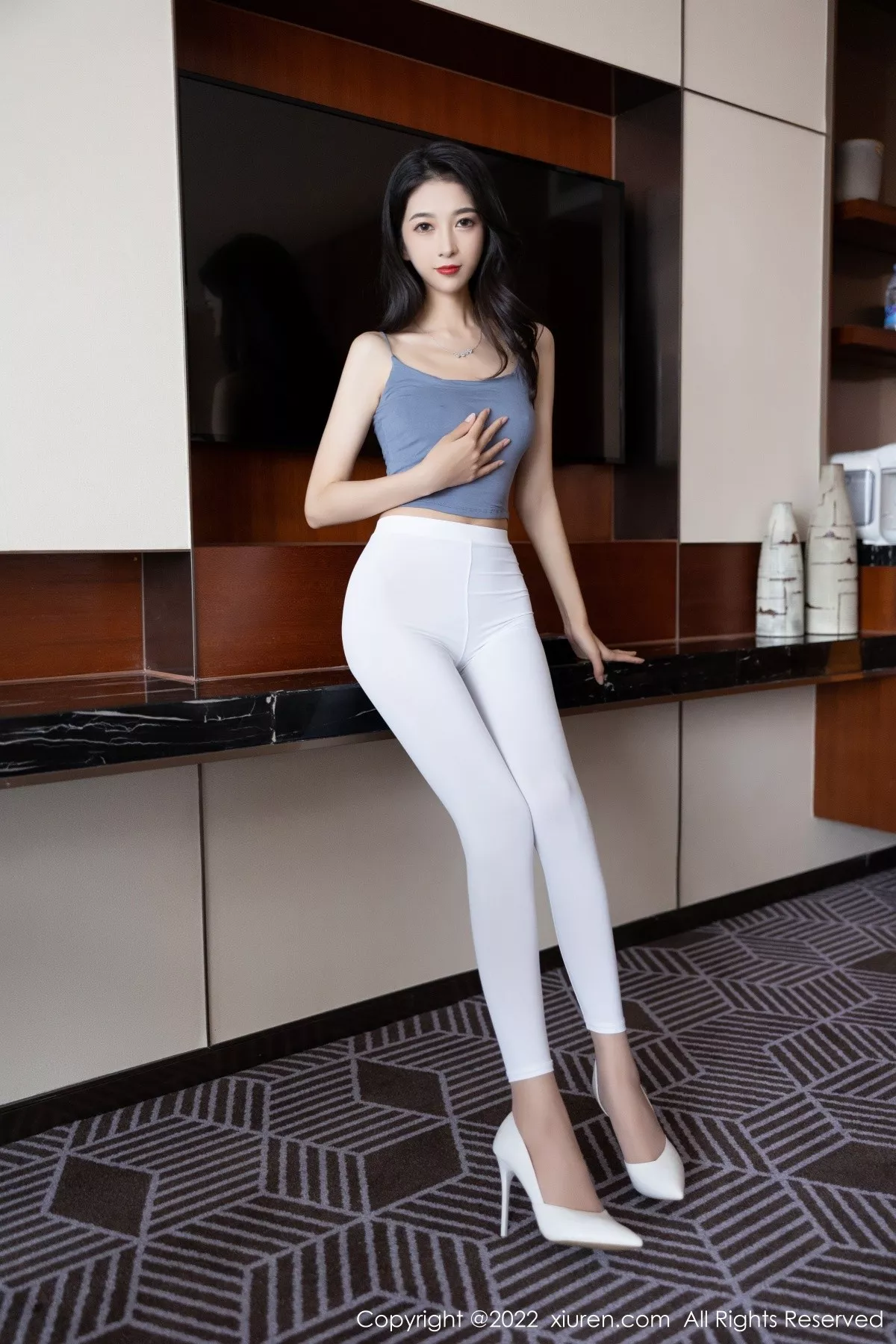 秀人集.com_[XiuRen秀人网]No.5351_模特林乐一性感蓝色收身衣配轻透白色长裤秀苗条身材诱惑写真76P