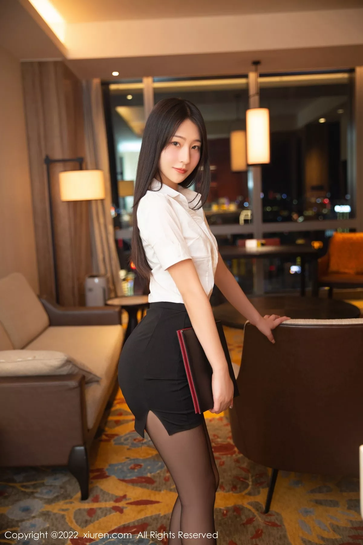 秀人集.com_[XiuRen秀人网]No.5464_模特熊小诺性感白T配黑短裙半脱露豹纹内衣配开档黑丝诱惑写真82P