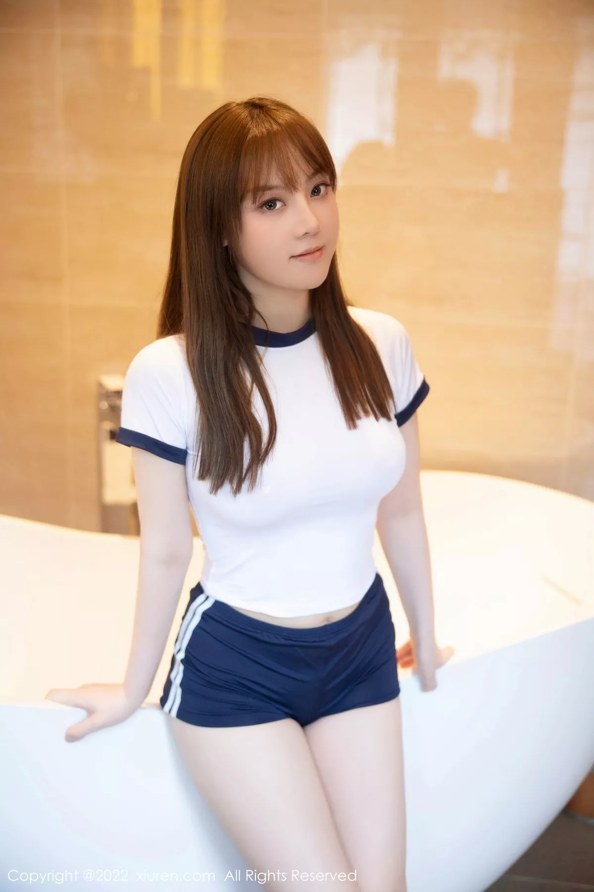 秀人集.com_[XiuRen秀人网]No.5465_模特豆瓣酱私房性感白色短袖上衣配蓝短裤半脱露豪乳诱惑写真117P