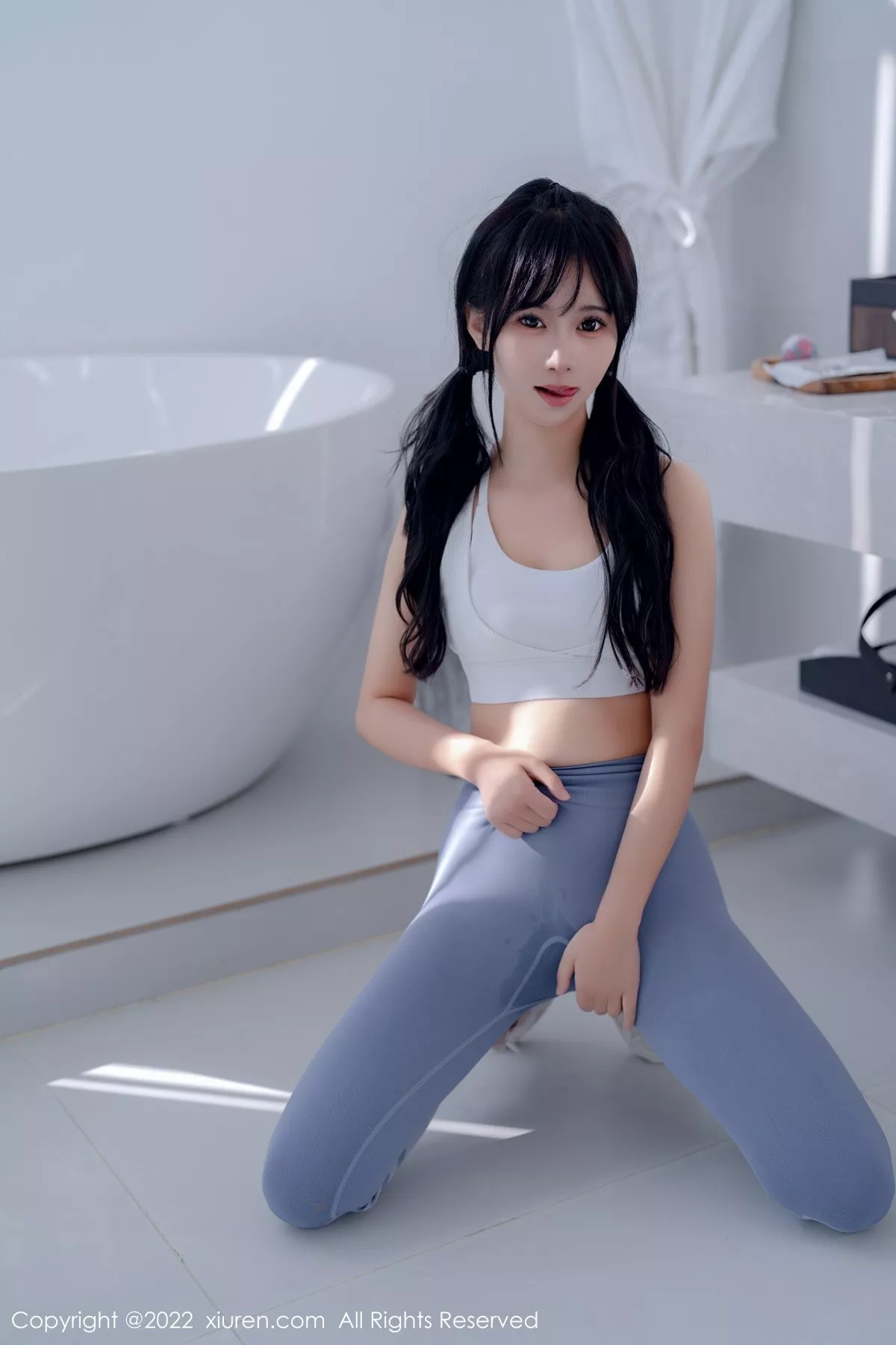 秀人集.com_[XiuRen秀人网]No.5463_女神小果冻儿大理旅拍私房性感运动服紧身秀完美身材诱惑写真55P