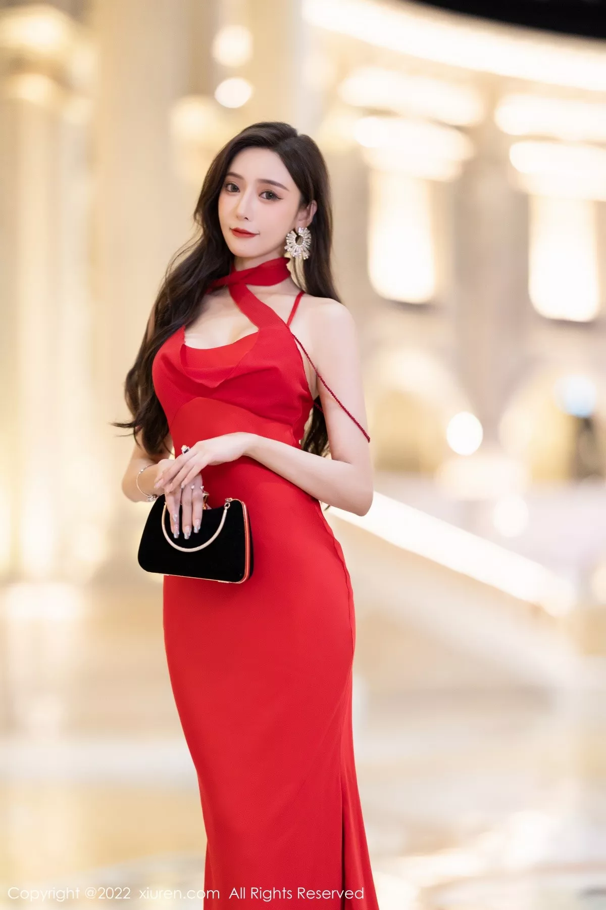 秀人集.com_[XiuRen秀人网]No.5470_女神王馨瑶yanni脱性感红色礼裙露金色条纹内衣完美诱惑写真78P