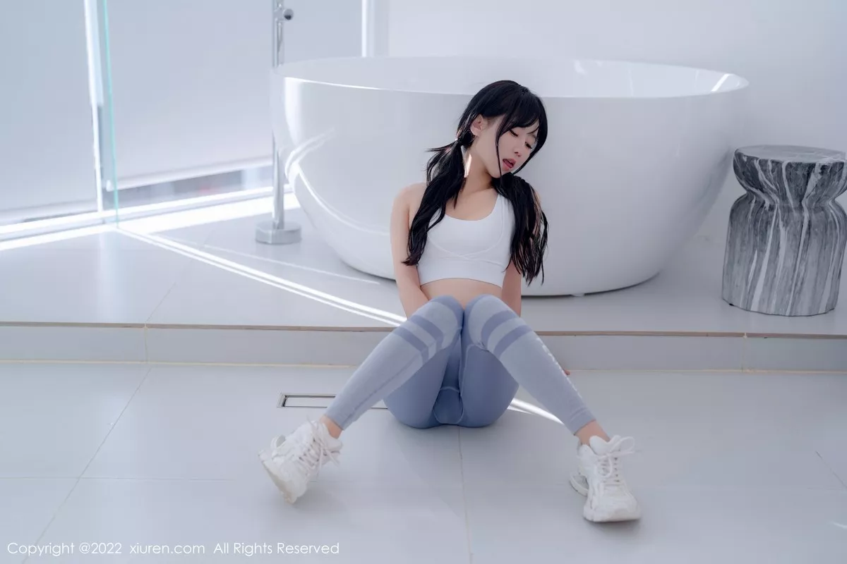 秀人集.com_[XiuRen秀人网]No.5463_女神小果冻儿大理旅拍私房性感运动服紧身秀完美身材诱惑写真55P