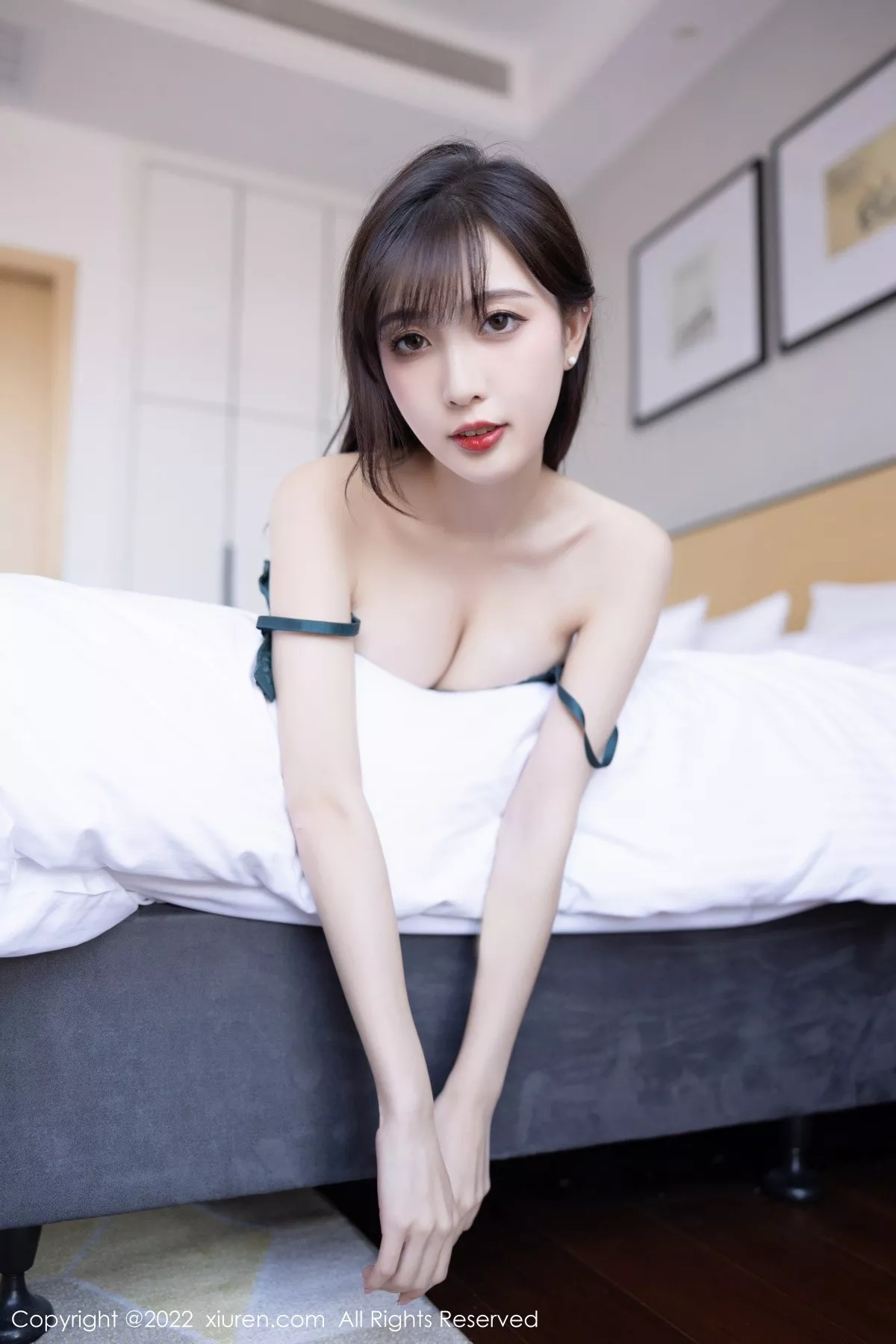 秀人集.com_[XiuRen秀人网]No.5517_模特林星阑脱黑色制服露性感暗绿色蕾丝内衣超薄黑丝诱惑写真88P