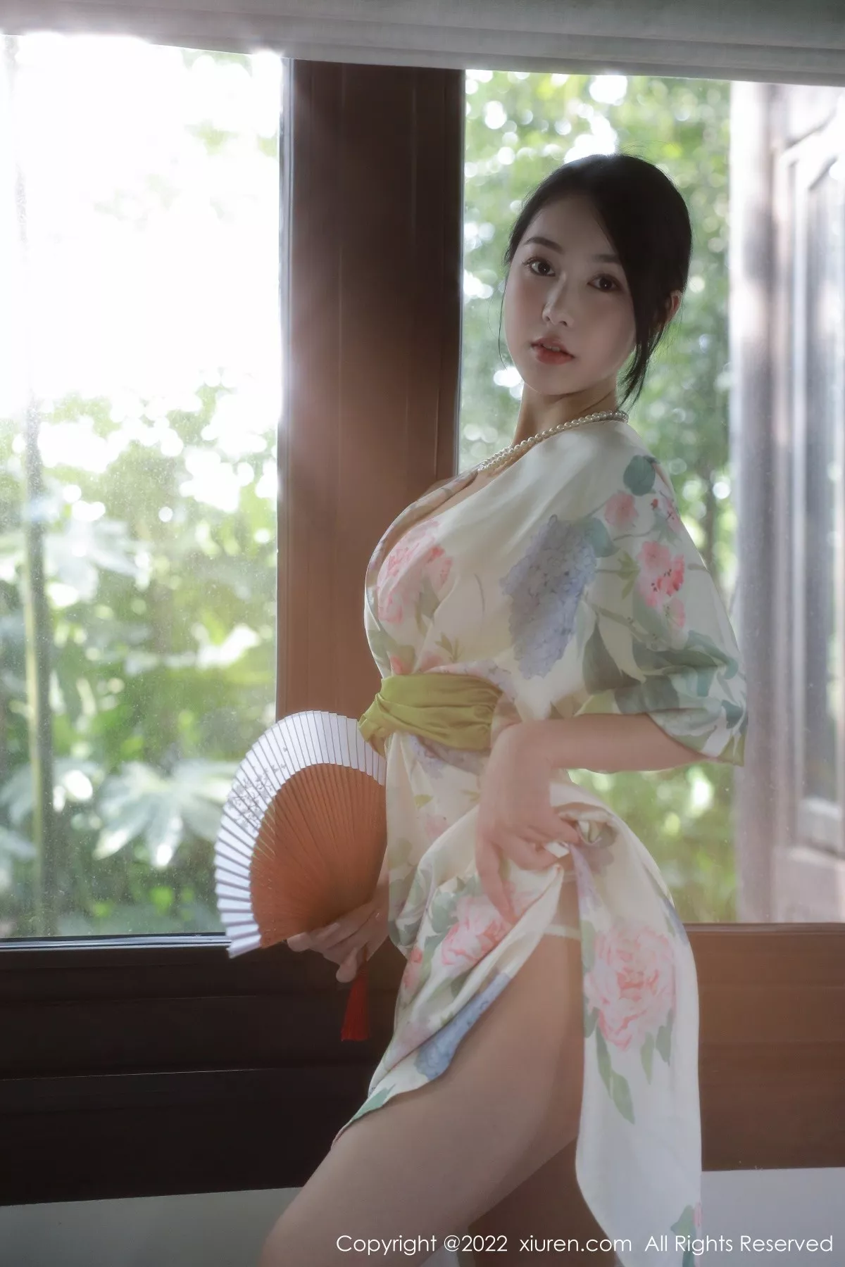 秀人集.com_[XiuRen秀人网]No.5514_模特谢晚晚性感白色带花纹长裙配原色丝袜秀完美身材诱惑写真111P