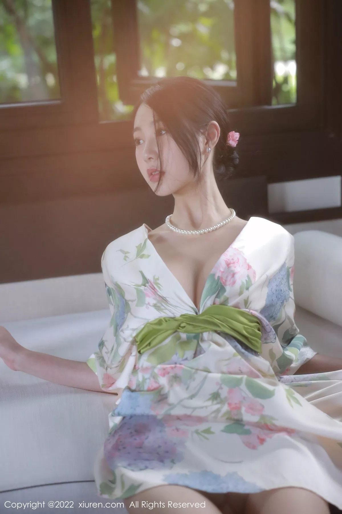 秀人集.com_[XiuRen秀人网]No.5514_模特谢晚晚性感白色带花纹长裙配原色丝袜秀完美身材诱惑写真111P