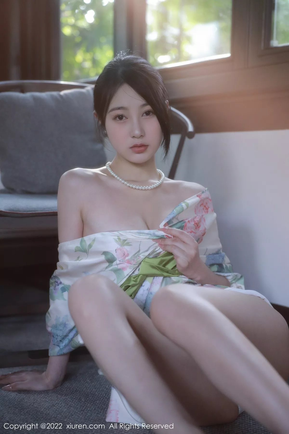 秀人集.com_[XiuRen秀人网]No.5514_模特谢晚晚性感白色带花纹长裙配原色丝袜秀完美身材诱惑写真111P
