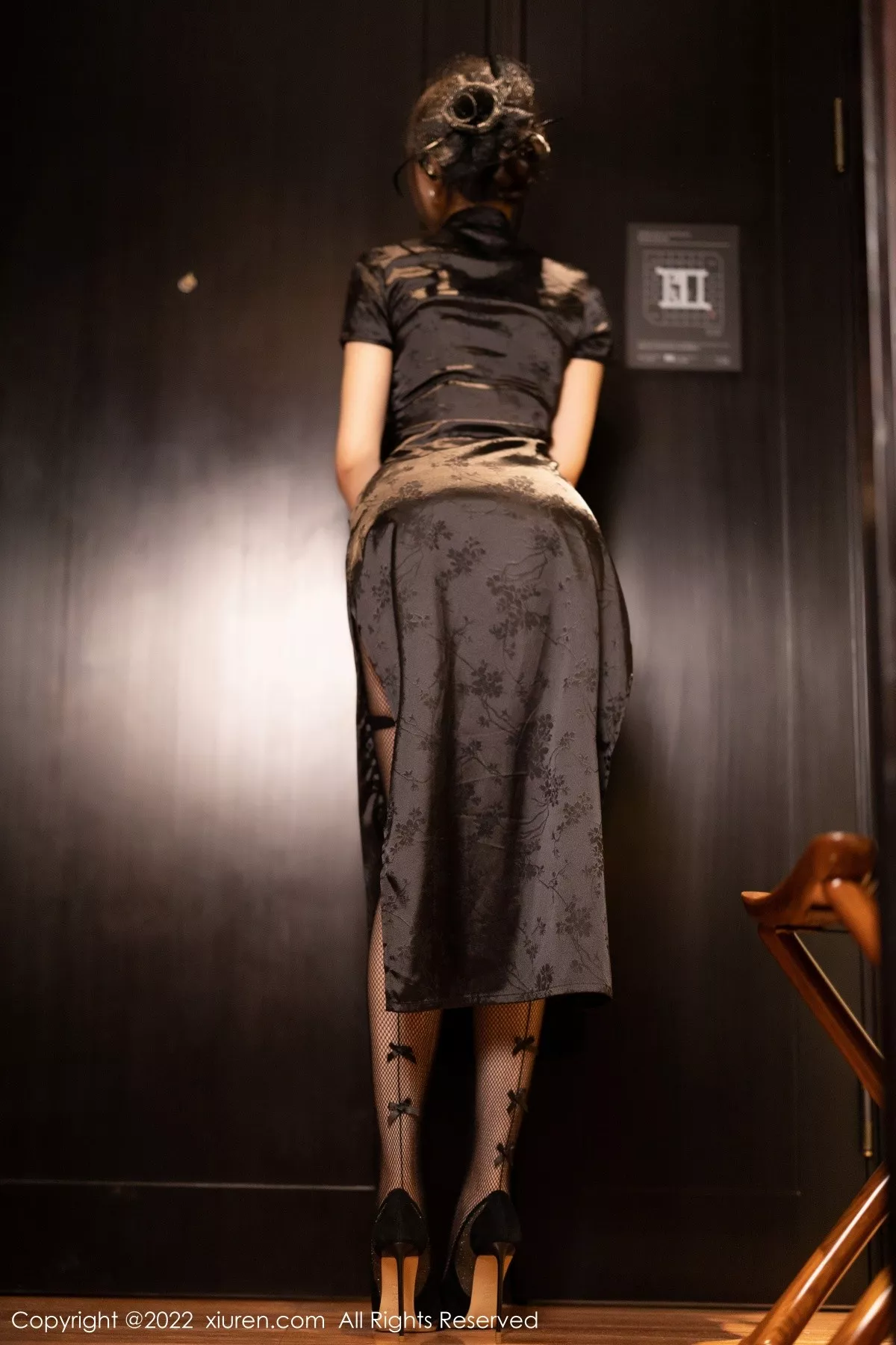 秀人集.com_[XiuRen秀人网]No.5532_女神徐莉芝Booty私房脱性感黑色旗袍露轻透蕾丝内衣诱惑写真79P