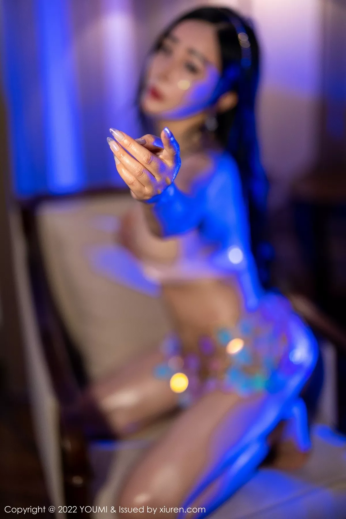 秀人集.com_[YouMi尤蜜荟]Vol.833_模特允爾成都旅拍性感吊坠露粉色情趣内衣秀油亮肌肤诱惑写真57P