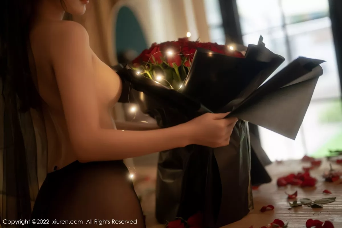 秀人集.com_[XiuRen秀人网]No.5552_模特婠婠么私房性感黑色露肩连衣裙配超薄黑丝秀曼妙身材写真74P