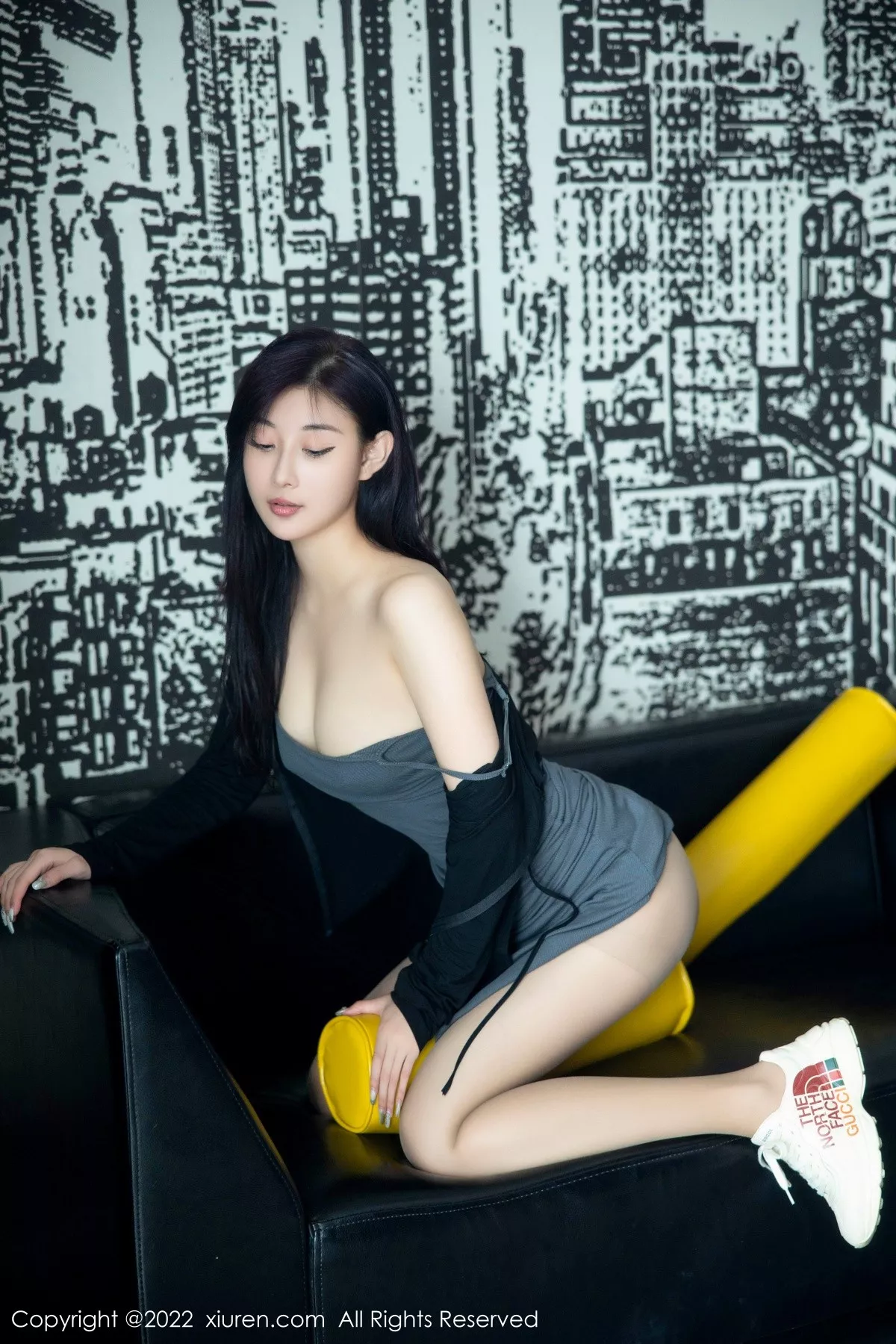 秀人集.com_[XiuRen秀人网]No.5553_新人模特顾楚楚maily性感深灰色吊带裙配诱人灰丝完美诱惑写真96P