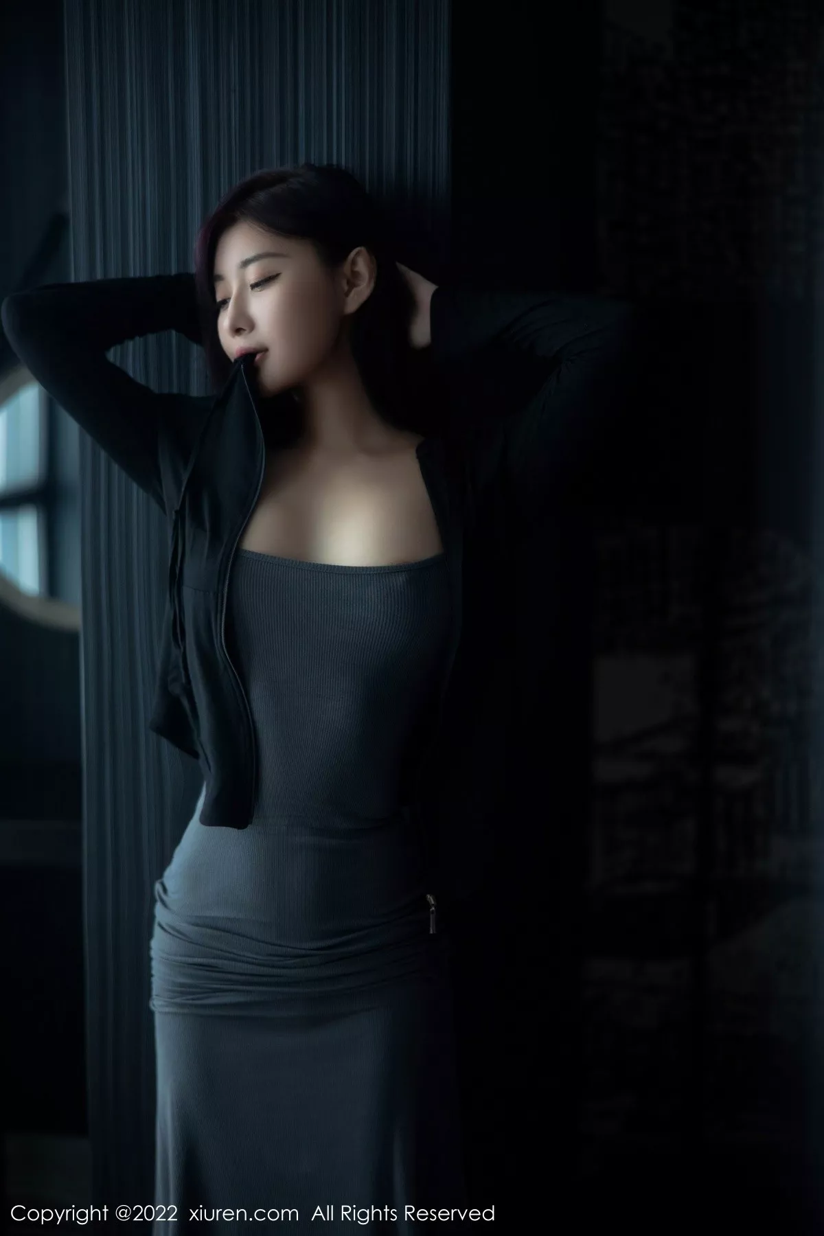 秀人集.com_[XiuRen秀人网]No.5553_新人模特顾楚楚maily性感深灰色吊带裙配诱人灰丝完美诱惑写真96P