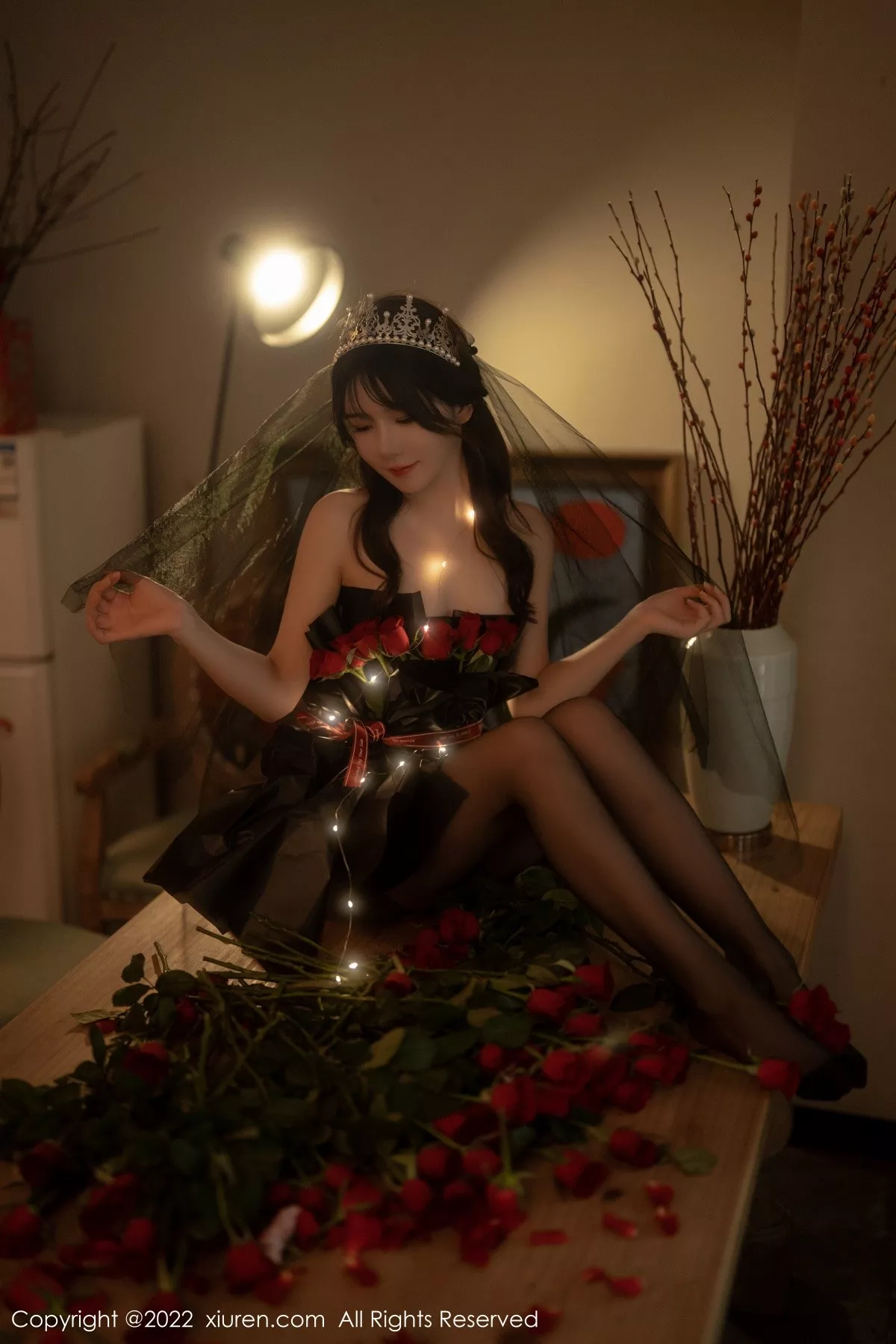 秀人集.com_[XiuRen秀人网]No.5552_模特婠婠么私房性感黑色露肩连衣裙配超薄黑丝秀曼妙身材写真74P