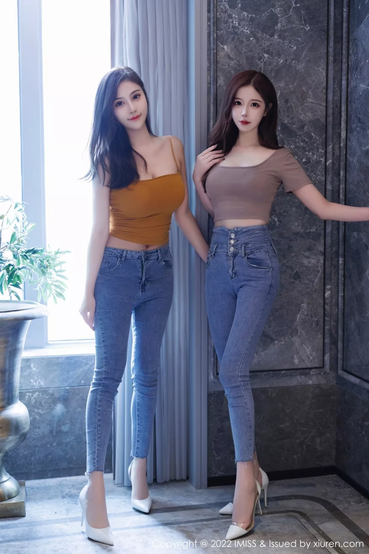 秀人集.com_[IMISS爱蜜社]Vol.697_模特合集女神Lavinia＆LindaLinda脱牛仔裤露性感内衣诱惑写真44P