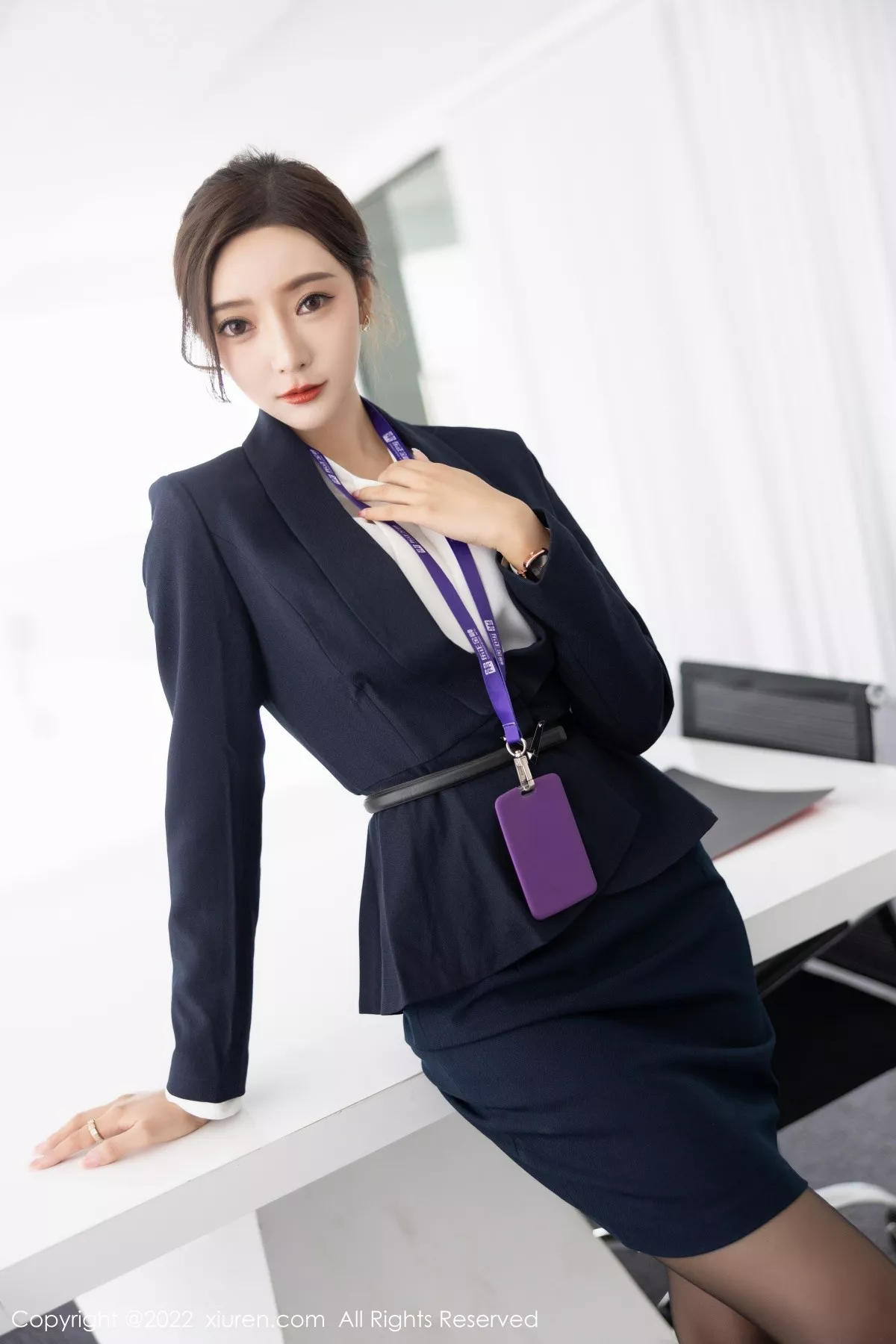 秀人集.com_[XiuRen秀人网]No.5563_女神王馨瑶yanni脱OL职业装露性感灰色内衣配超薄黑丝诱惑写真80P