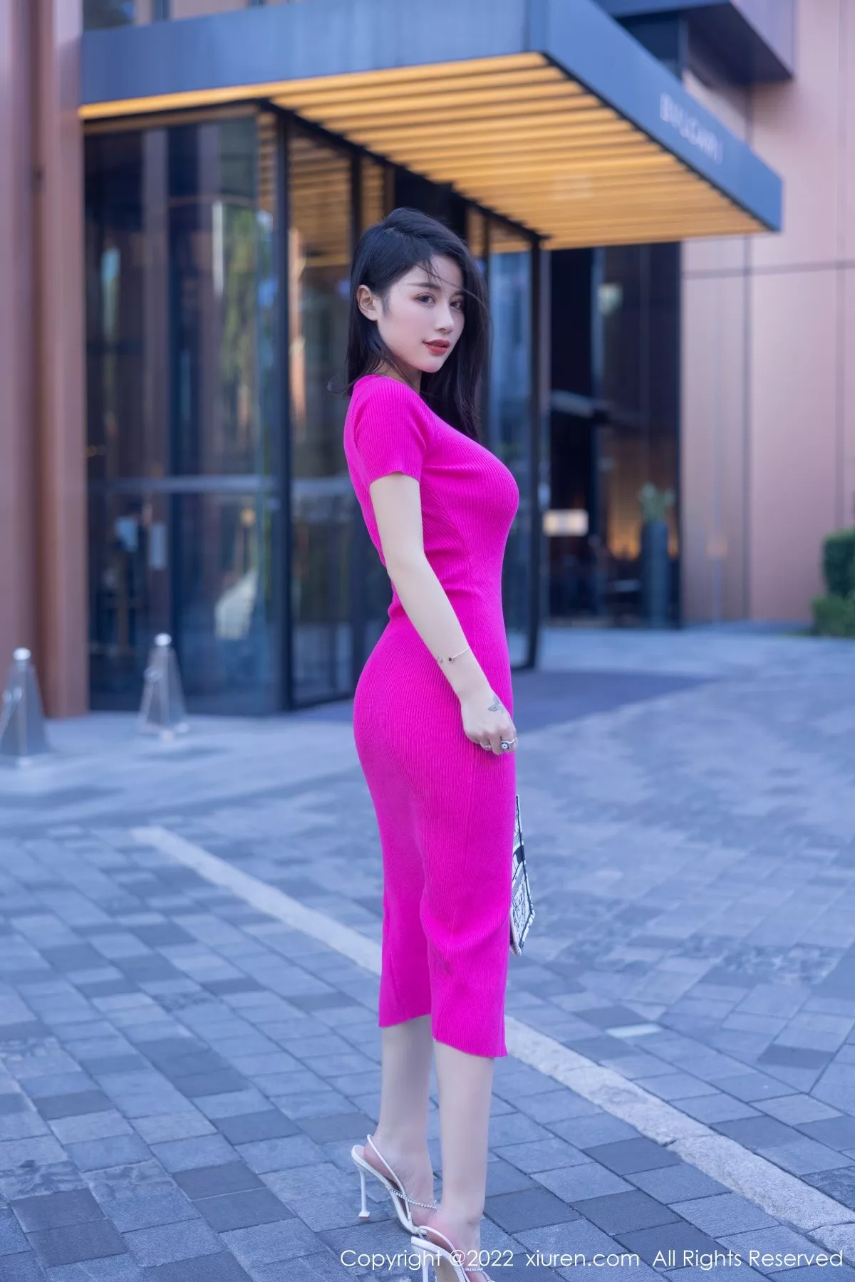 秀人集.com_[XiuRen秀人网]No.5582_模特美七Mia西双版纳旅拍性感粉红连衣长裙秀惹火身材诱惑写真81P