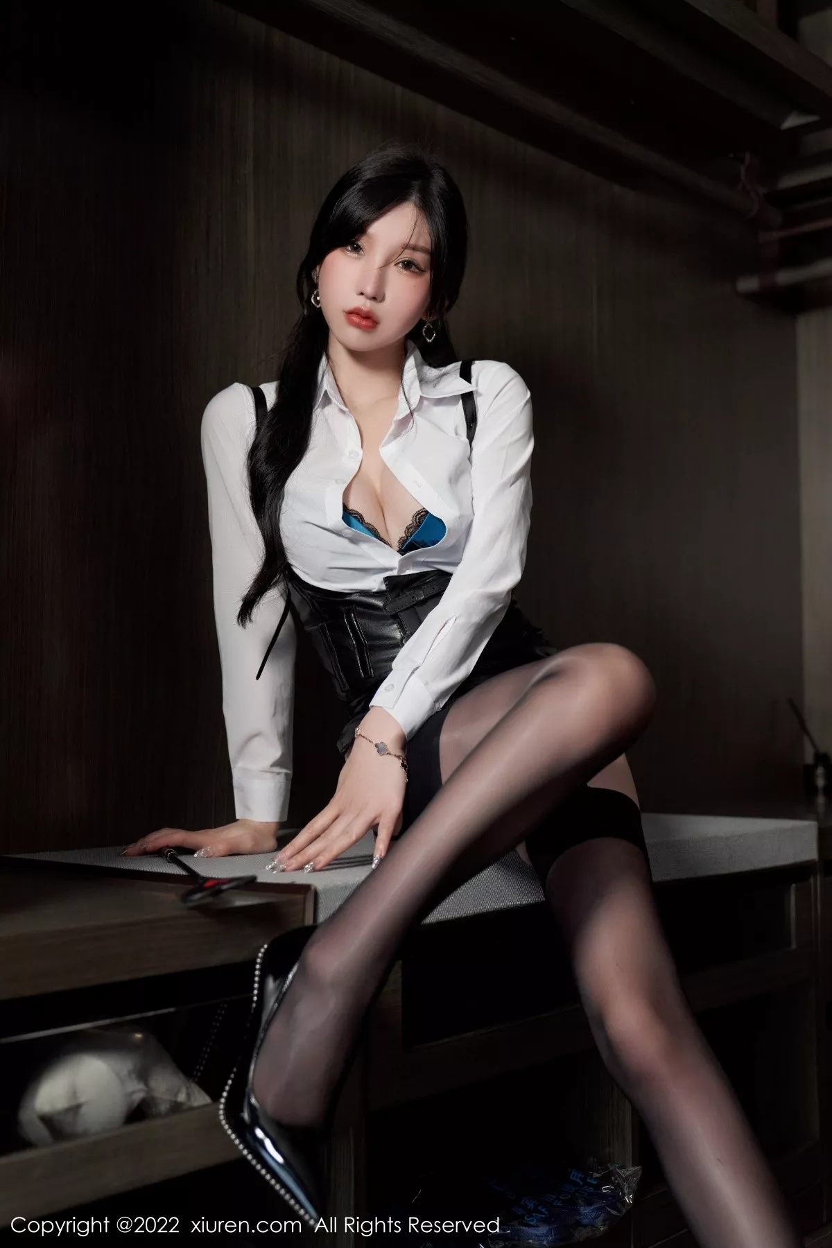 秀人集.com_[XiuRen秀人网]No.5602_女神周于希Sally性感白T配黑皮短裙露黑色蕾丝内衣完美诱惑写真90P