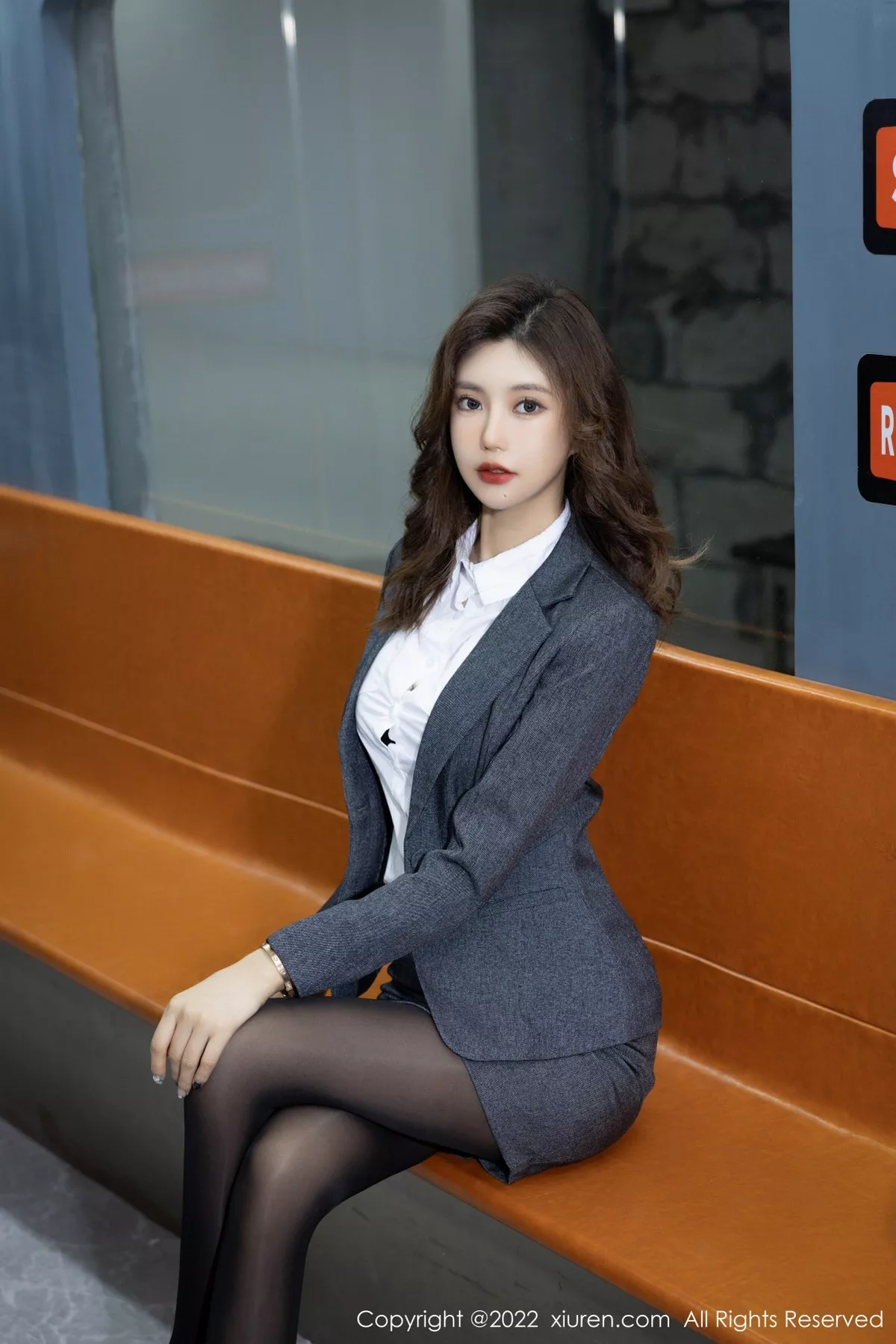 秀人集.com_[XiuRen秀人网]No.5600_女神绮里嘉ula脱职业装露性感黑色蕾丝内衣配超薄黑丝诱惑写真77P