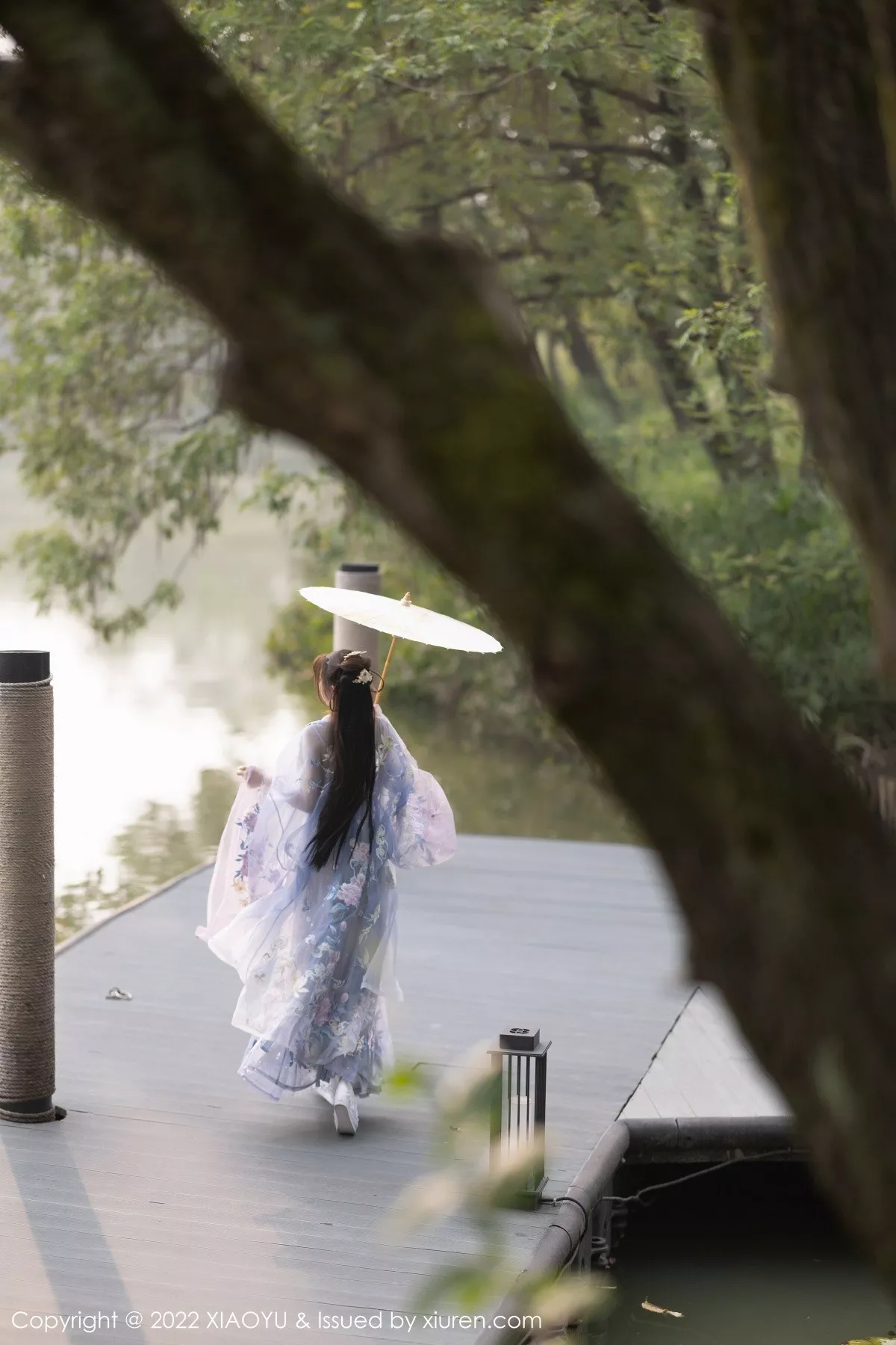 秀人集.com_[XiaoYu画语界]Vol.866_女神徐莉芝Booty杭州旅拍浅紫色古装服配超薄无内肉丝诱惑写真94P