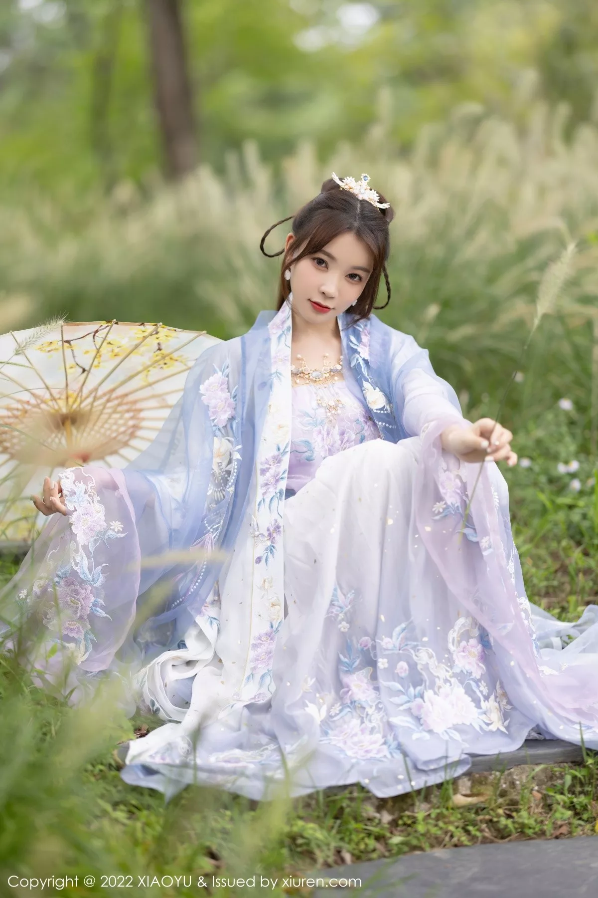 秀人集.com_[XiaoYu画语界]Vol.866_女神徐莉芝Booty杭州旅拍浅紫色古装服配超薄无内肉丝诱惑写真94P