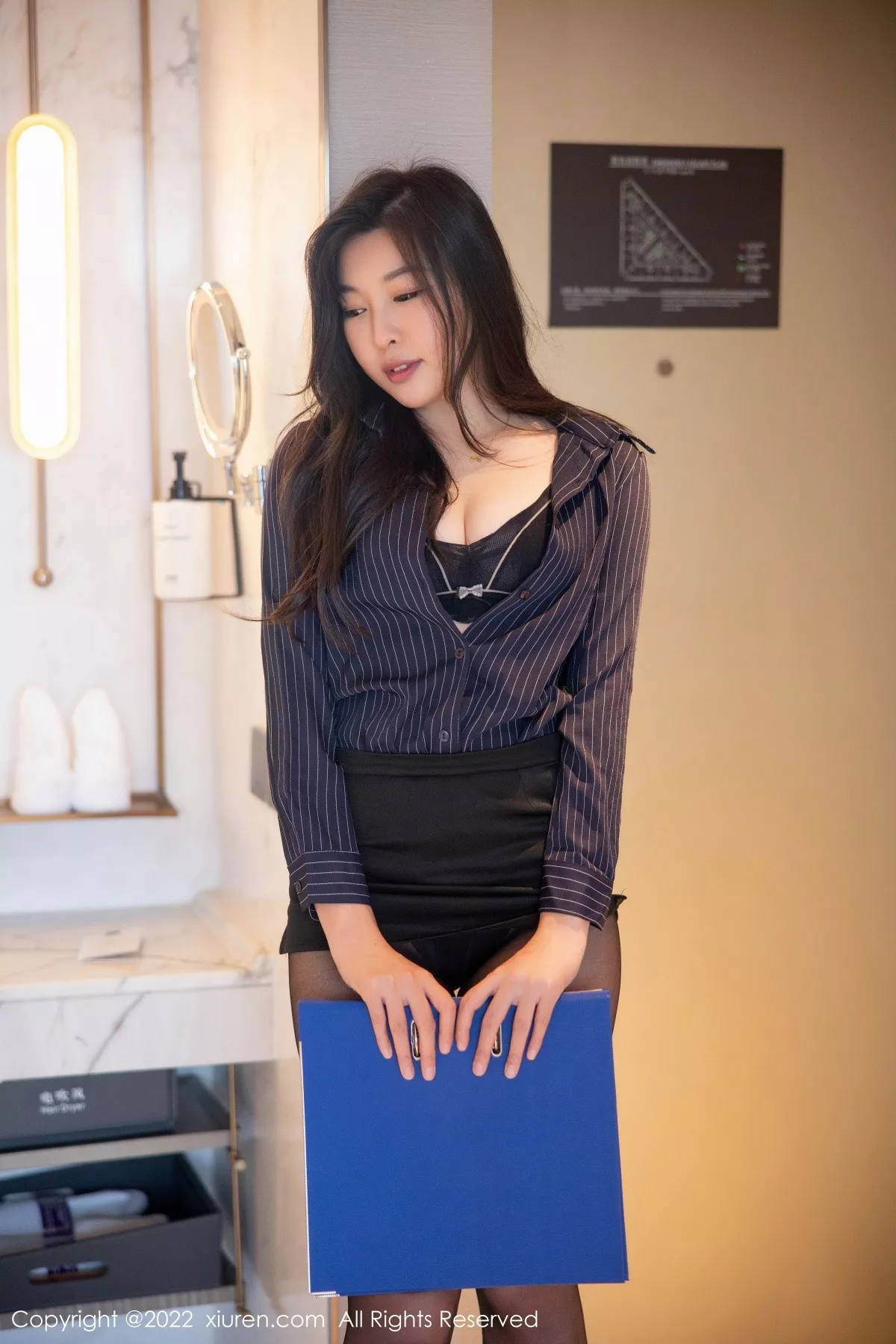 秀人集.com_[XiuRen秀人网]No.5604_新人模特卡卡酱职业服OL装扮性感黑色内衣秀丰满身材诱惑写真85P