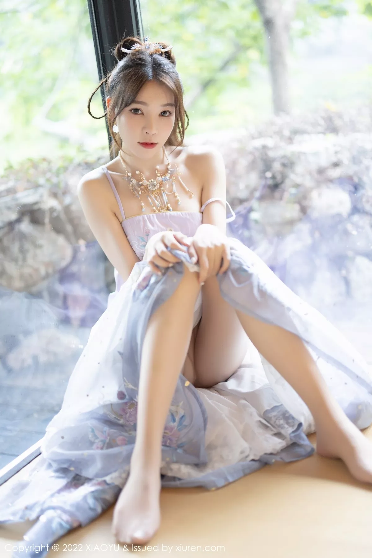 秀人集.com_[XiaoYu画语界]Vol.866_女神徐莉芝Booty杭州旅拍浅紫色古装服配超薄无内肉丝诱惑写真94P