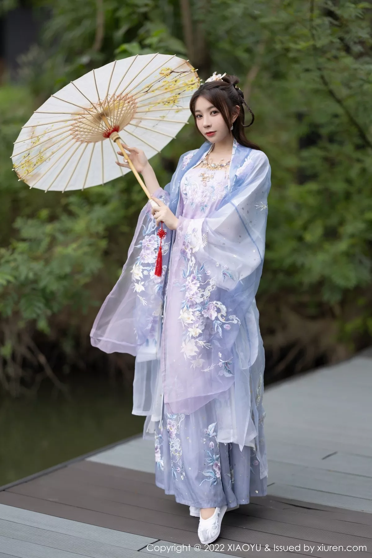 秀人集.com_[XiaoYu画语界]Vol.866_女神徐莉芝Booty杭州旅拍浅紫色古装服配超薄无内肉丝诱惑写真94P