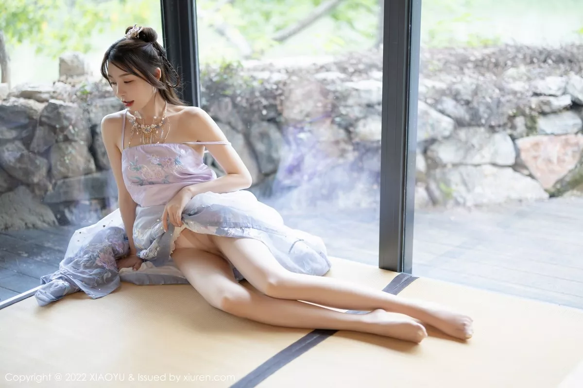 秀人集.com_[XiaoYu画语界]Vol.866_女神徐莉芝Booty杭州旅拍浅紫色古装服配超薄无内肉丝诱惑写真94P