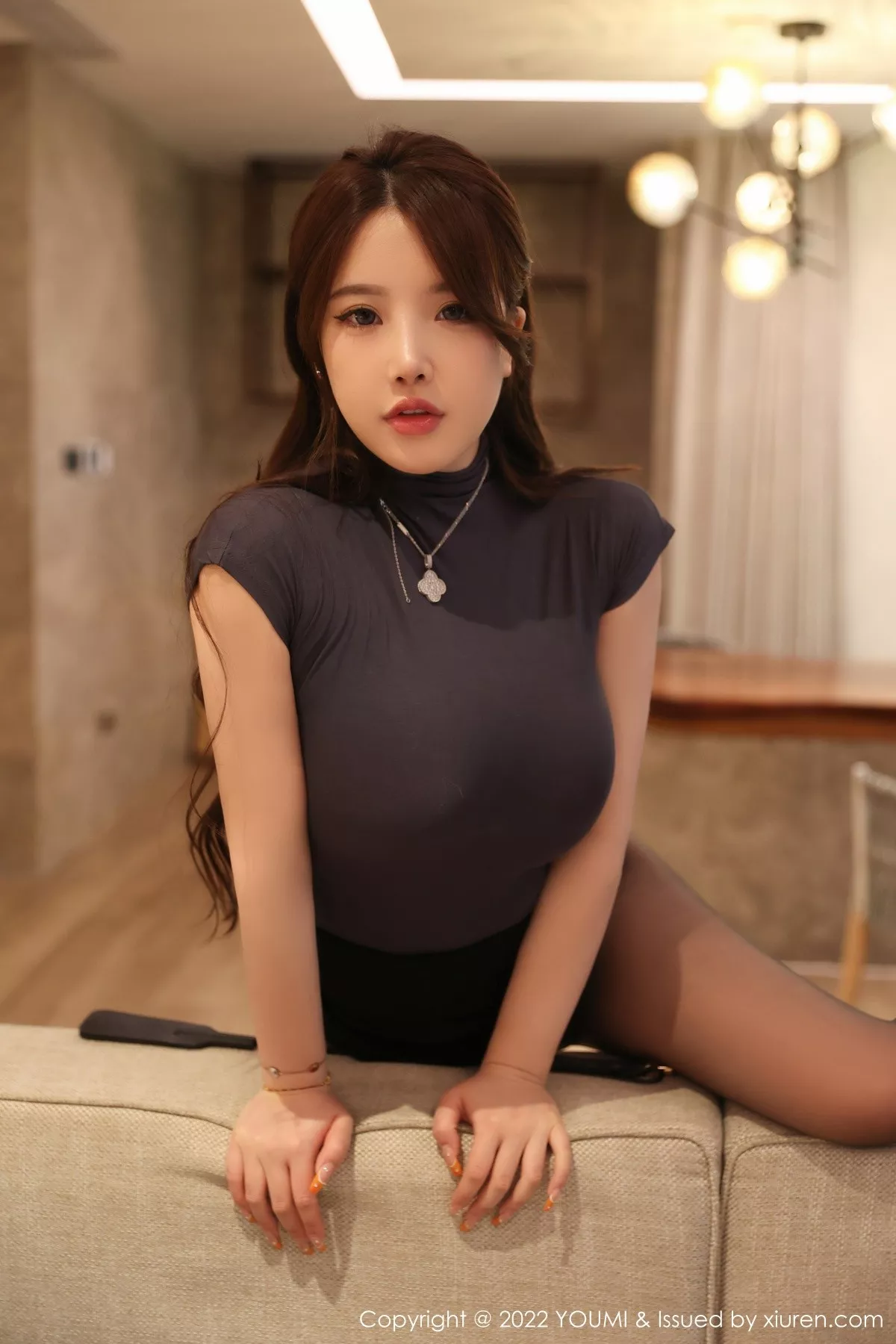 秀人集.com_[YouMi尤蜜荟]Vol.845_模特小海臀Rena深色收身上衣配黑短裙超薄黑丝秀翘臀诱惑写真71P