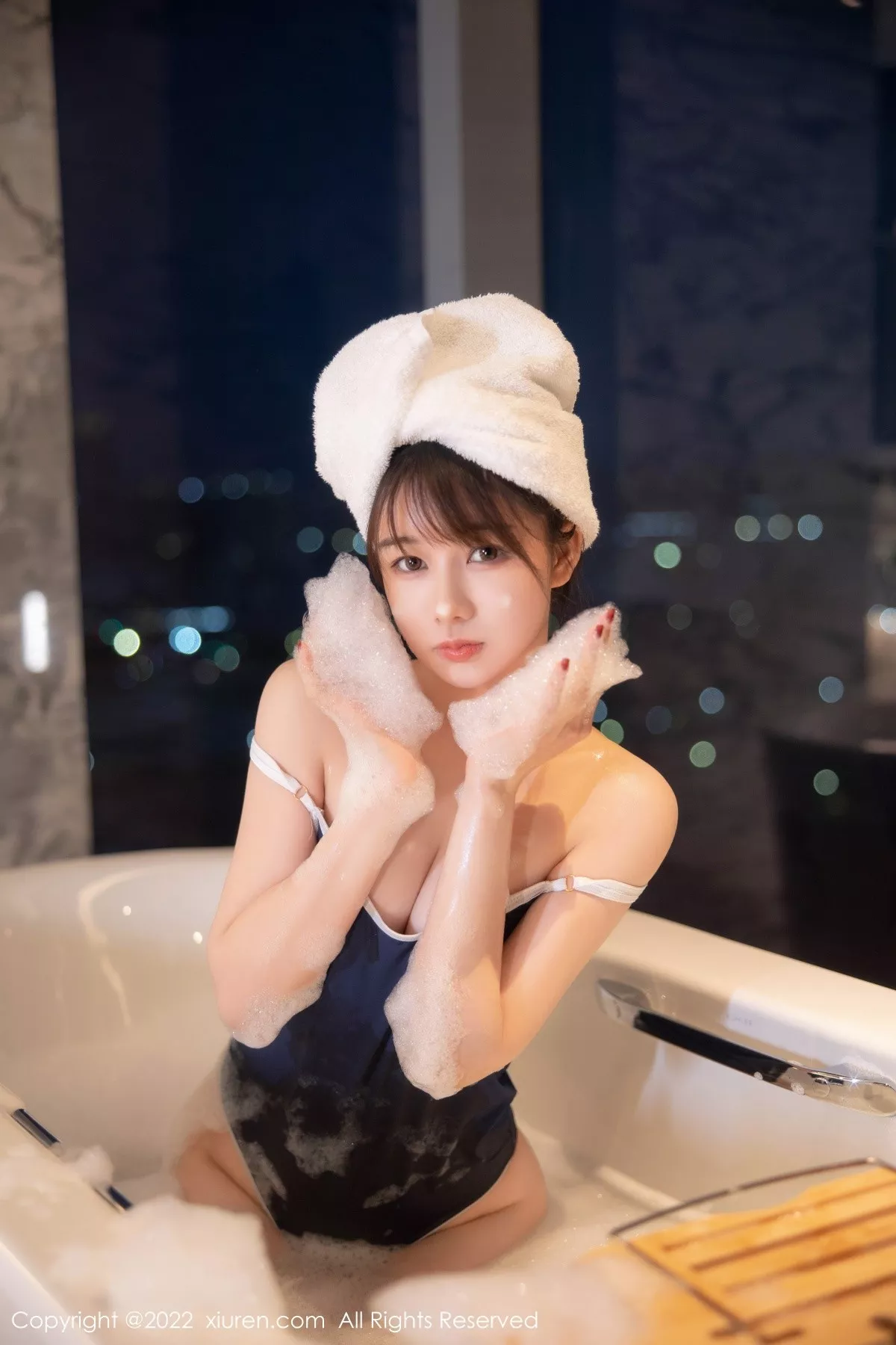 秀人集.com_[XiuRen秀人网]No.5477_模特婠婠么私房浴缸性感深蓝色比基尼湿身泡泡浴撩人诱惑写真76P