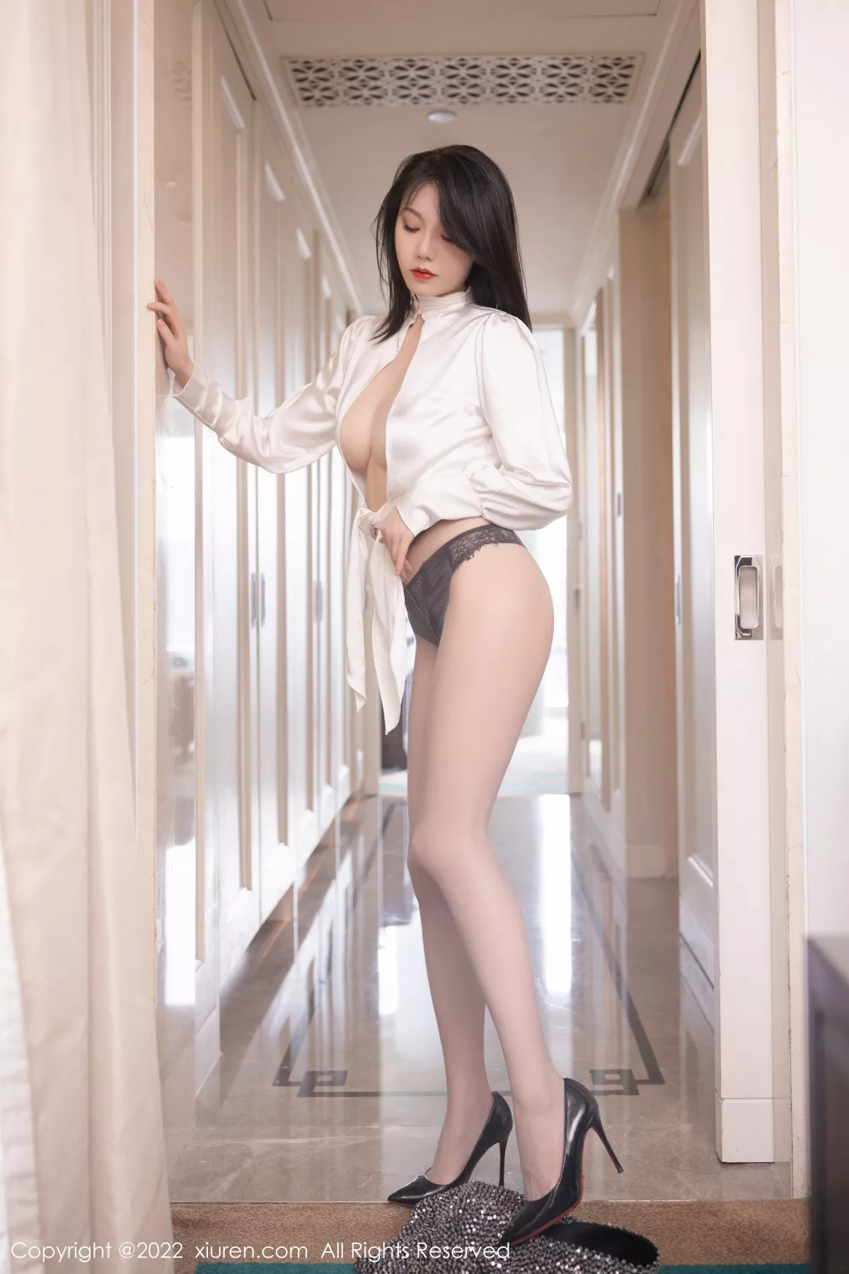 秀人集.com_[XiuRen秀人网]No.5480_模特安然anran白领装扮性感白色长T配短裙秀完美身材诱惑写真81P