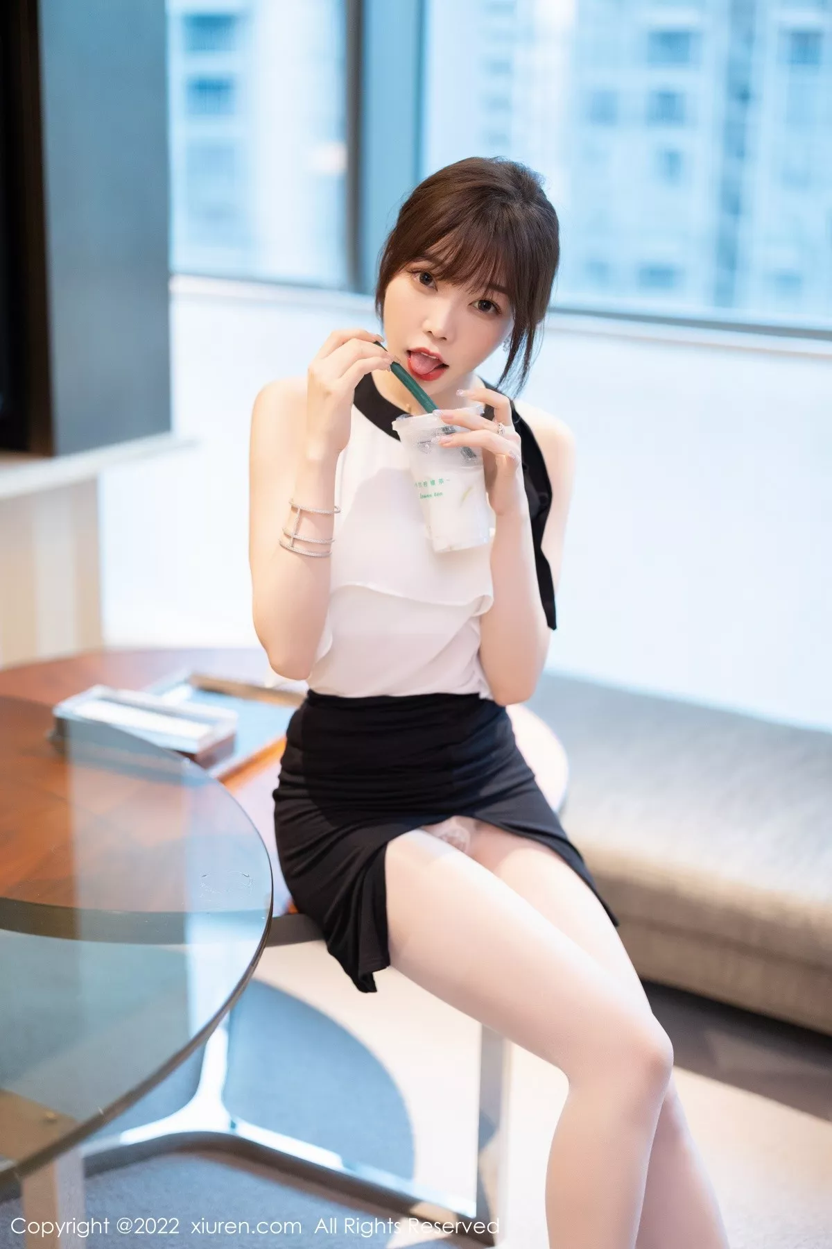 秀人集.com_[XiuRen秀人网]No.5500_女神徐莉芝Booty性感服饰配黑短裙露白色内衣原色丝袜诱惑写真80P