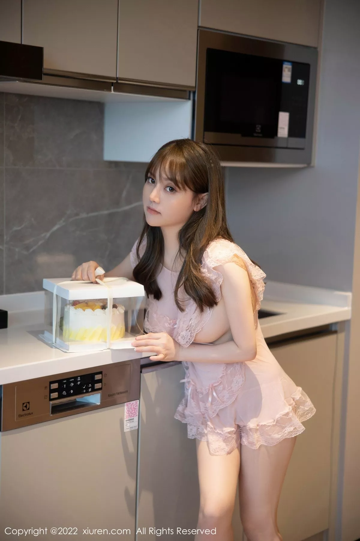 秀人集.com_[XiuRen秀人网]No.5497_模特豆瓣酱私房性感粉色轻透睡裙真空秀豪乳翘臀惹火诱惑写真90P