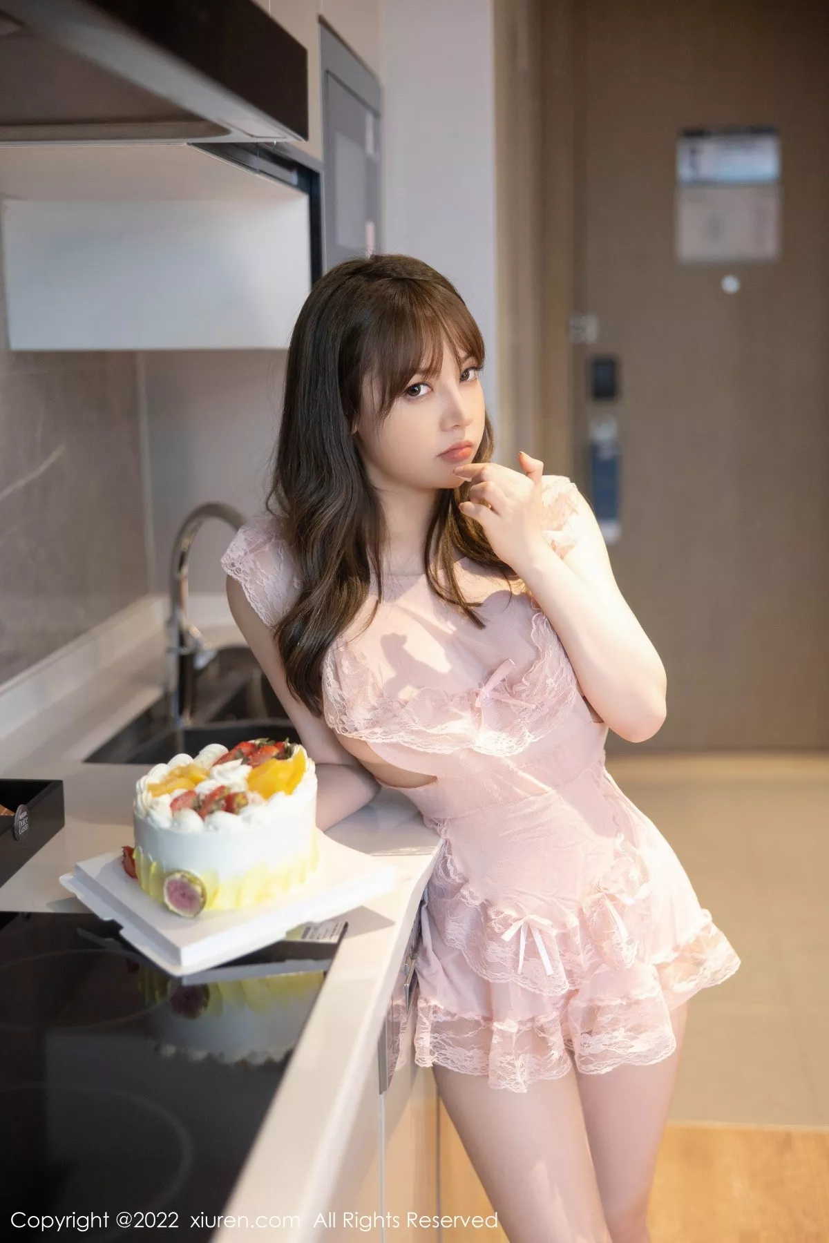 秀人集.com_[XiuRen秀人网]No.5497_模特豆瓣酱私房性感粉色轻透睡裙真空秀豪乳翘臀惹火诱惑写真90P