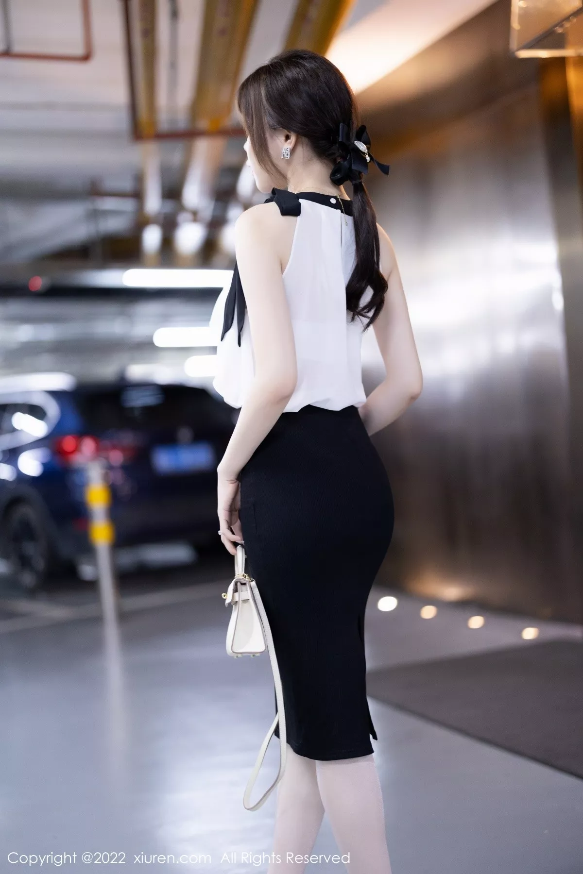 秀人集.com_[XiuRen秀人网]No.5500_女神徐莉芝Booty性感服饰配黑短裙露白色内衣原色丝袜诱惑写真80P