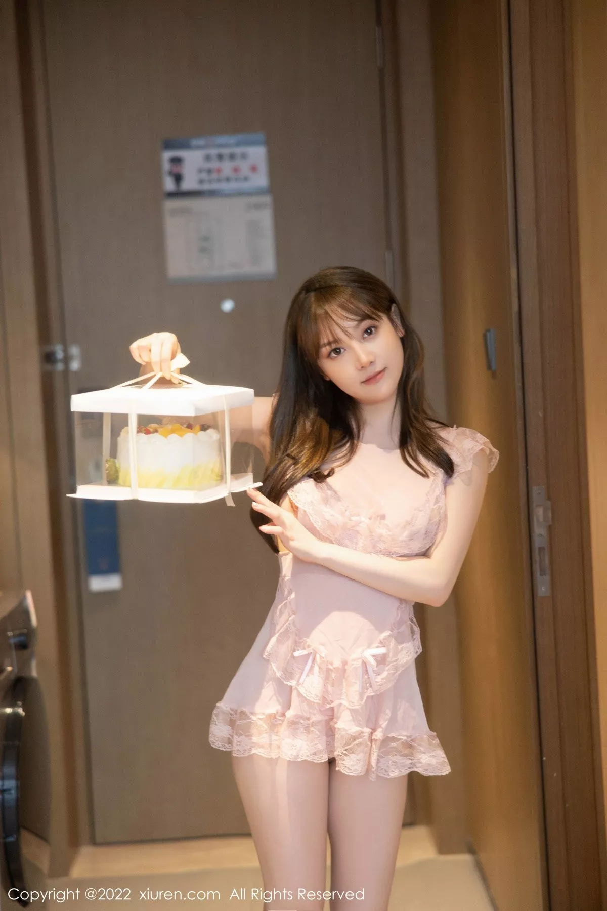 秀人集.com_[XiuRen秀人网]No.5497_模特豆瓣酱私房性感粉色轻透睡裙真空秀豪乳翘臀惹火诱惑写真90P