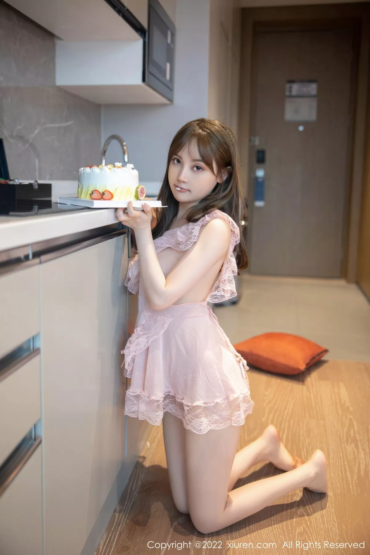 秀人集.com_[XiuRen秀人网]No.5497_模特豆瓣酱私房性感粉色轻透睡裙真空秀豪乳翘臀惹火诱惑写真90P