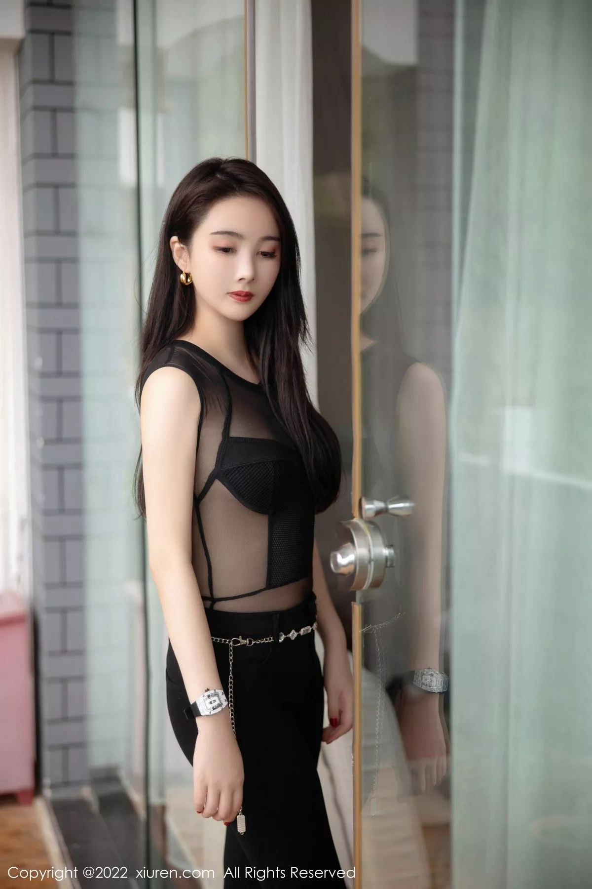 秀人集.com_[XiuRen秀人网]No.5505_模特Summer宝宝私房半脱露黑色轻透服饰秀曼妙身姿诱惑写真51P